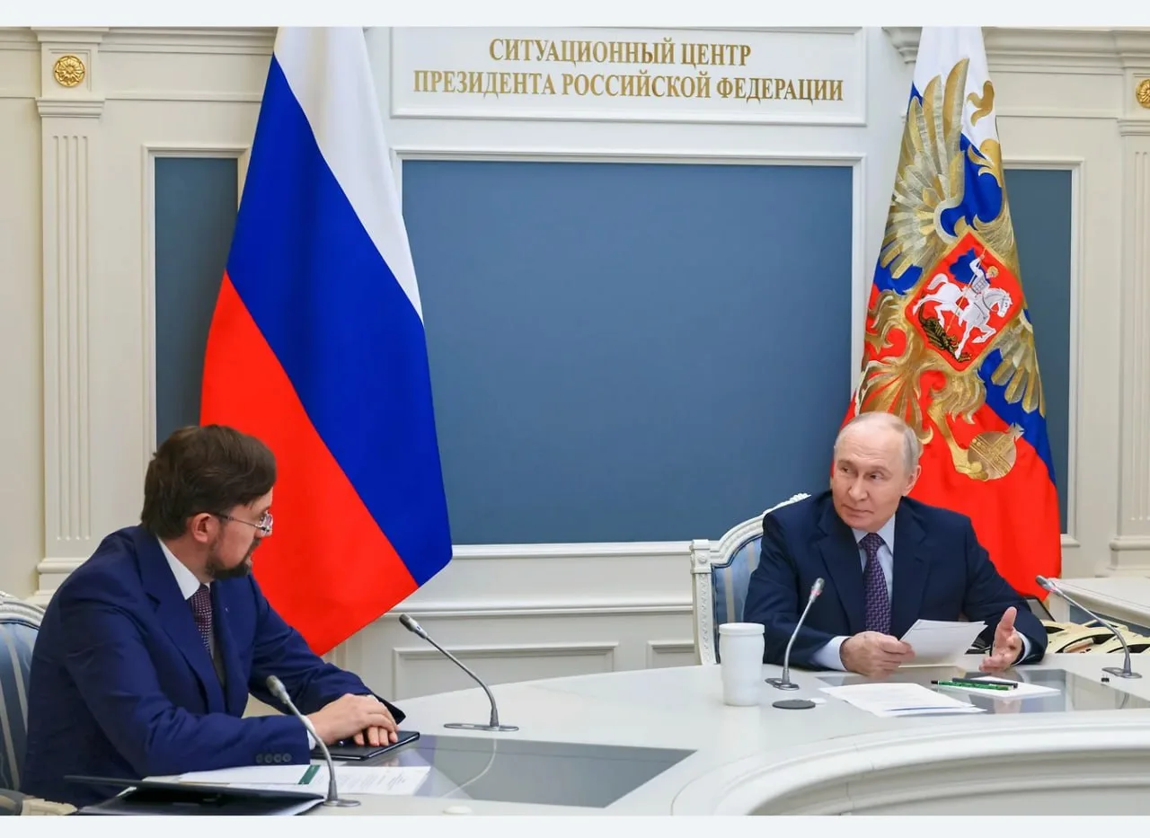 — Это был не я!.. Нет, нет!..— в ужасе кричал господин Дюрр.