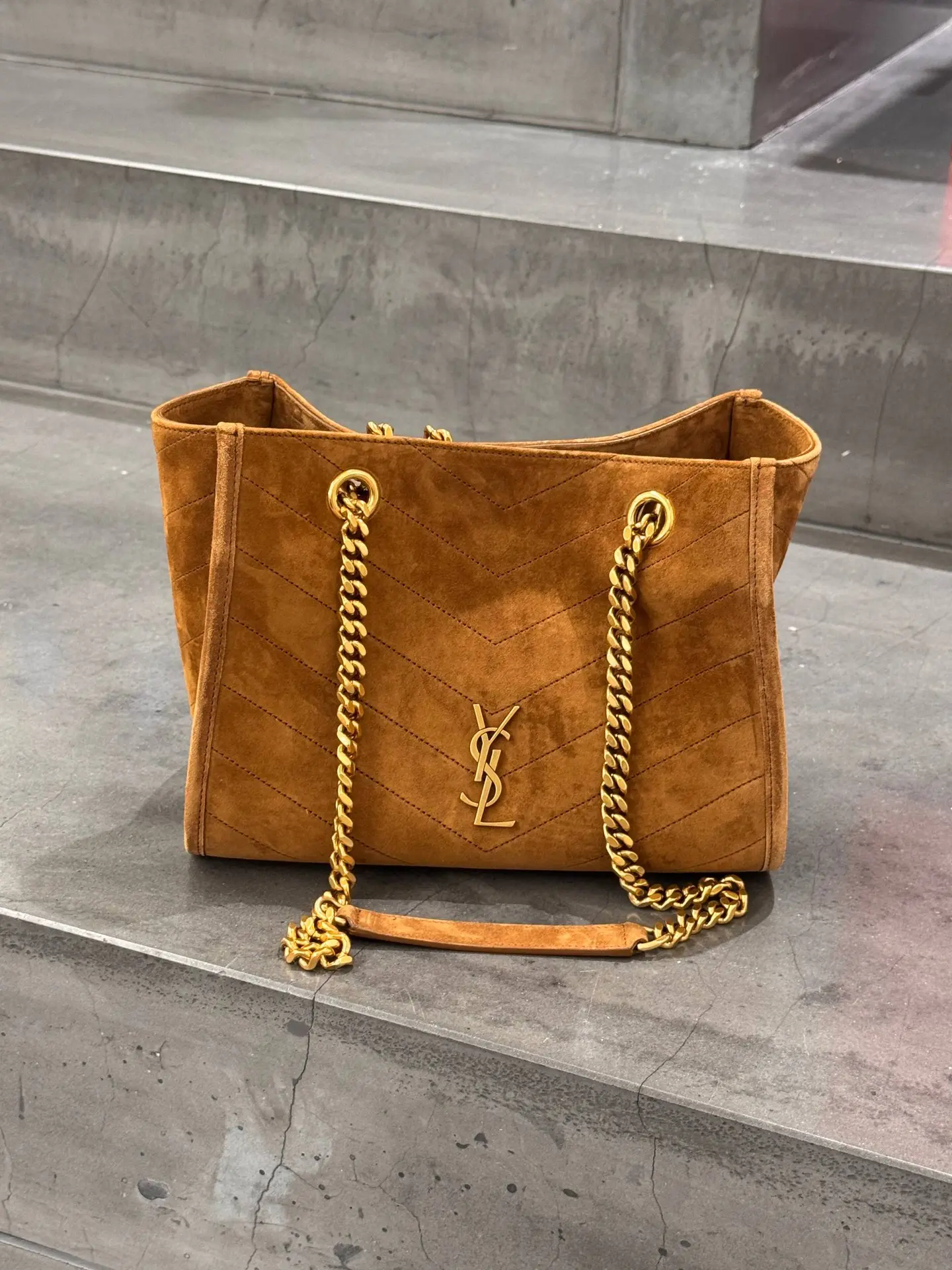 SAINT LAURENT