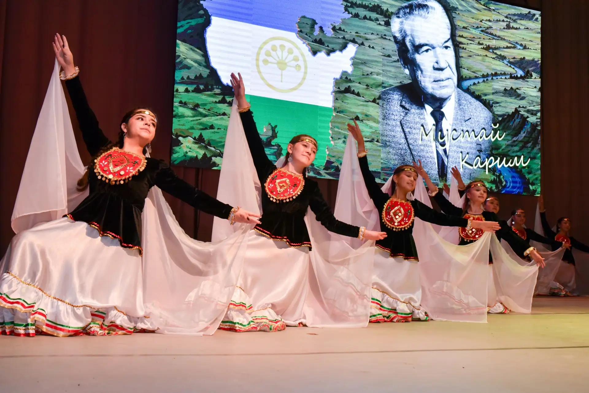 🎉Во Дворце культуры «Родина» прошло торжественное мероприятие, посвящённое Дню Республ...