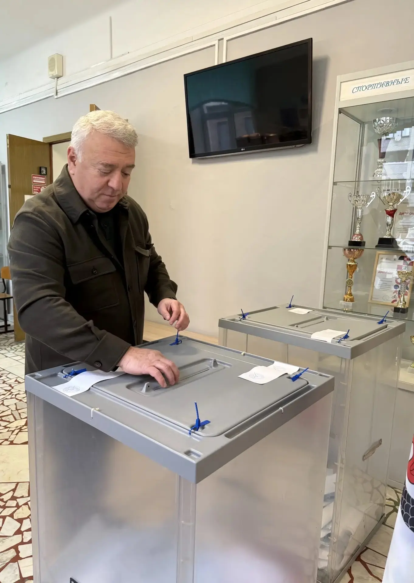 Сегодня пришёл на избирательный участок и проголосовал на выборах депутатов Государстве...