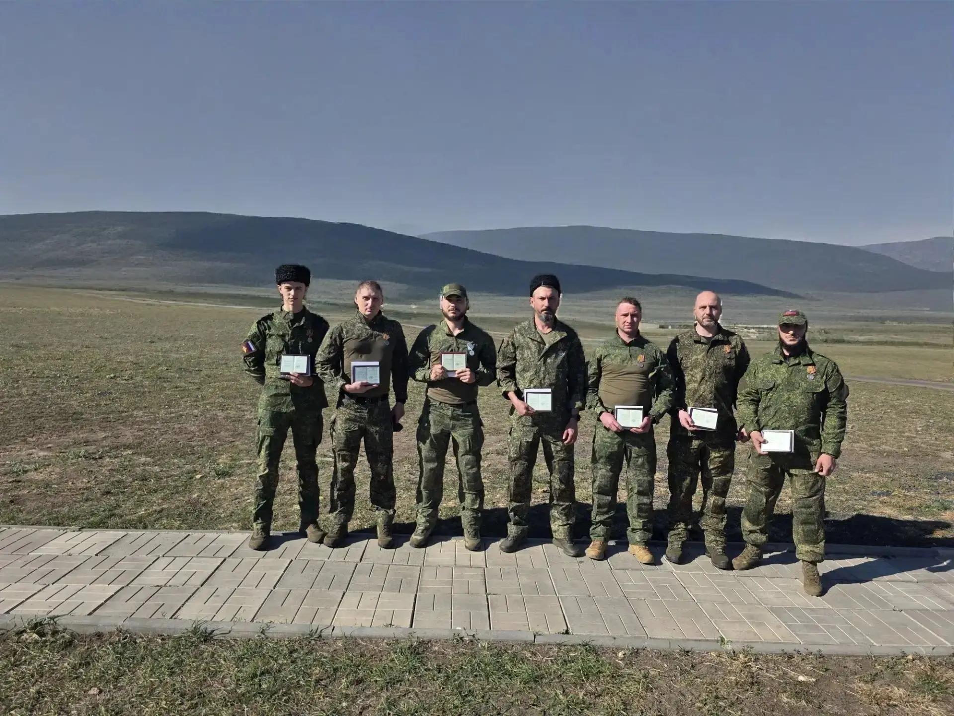 Бойцы батальона "Терек", отличившиеся при выполнении служебно-боевых задач, награждены ...