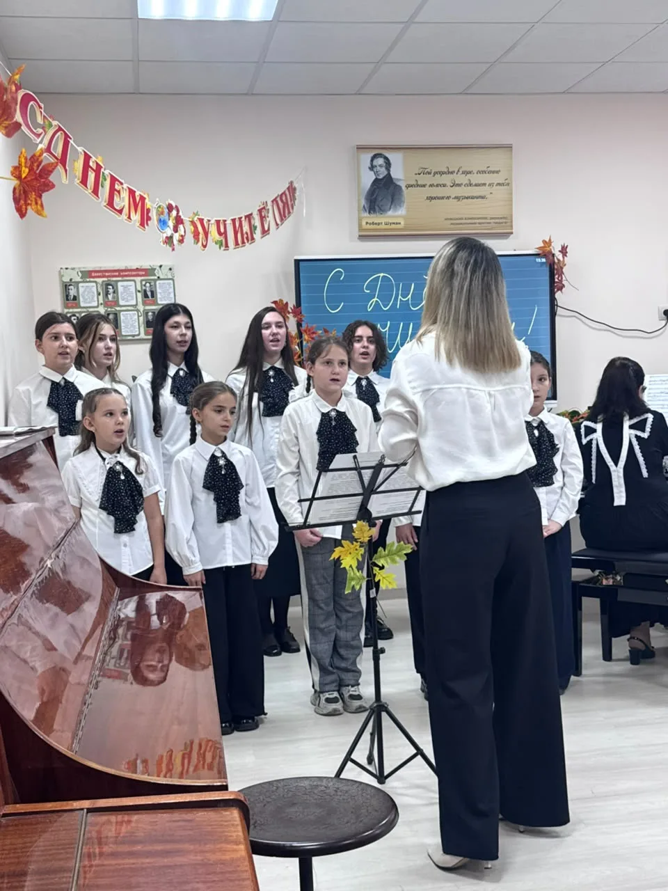 🎶 «Спасибо вам, учителя!»: Теплый праздник в Детской школе искусств