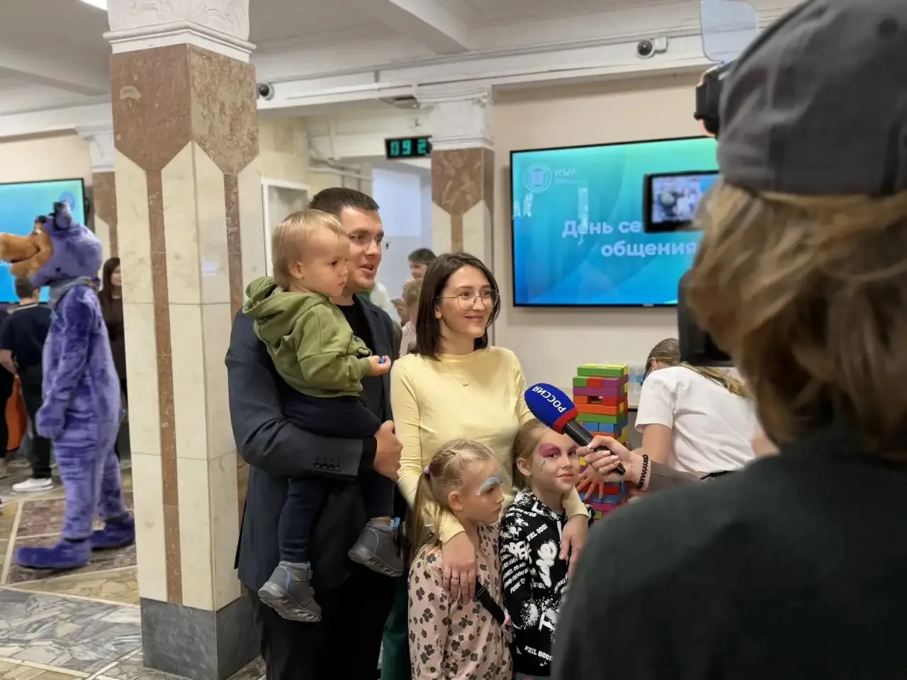 Субботнее утро у нас началось с посещения нашей с мужем Alma Mater - мы приехали на пра...