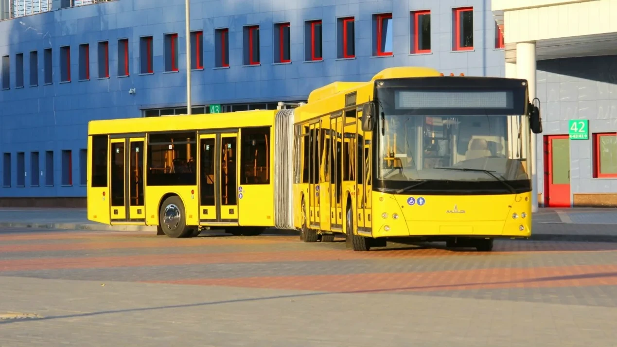 🚊 В Омске появились 24 новые гармошки для двух маршрутов