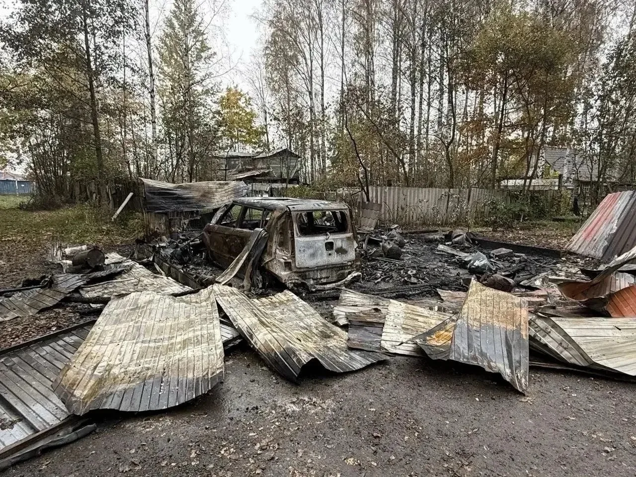 11 октября в полицию поступило заявление от 57-летнего мужчины о возгорании гаража у до...