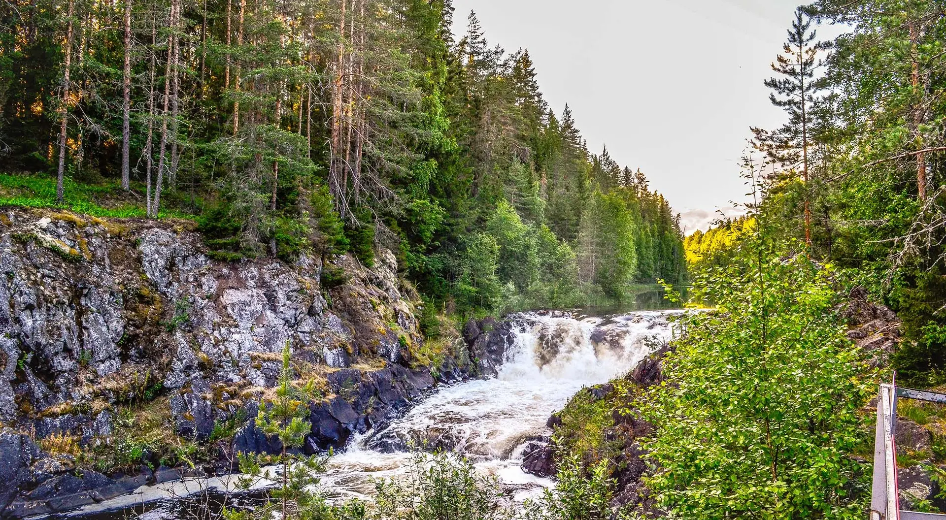 Прекрасный водопад Карелии😊