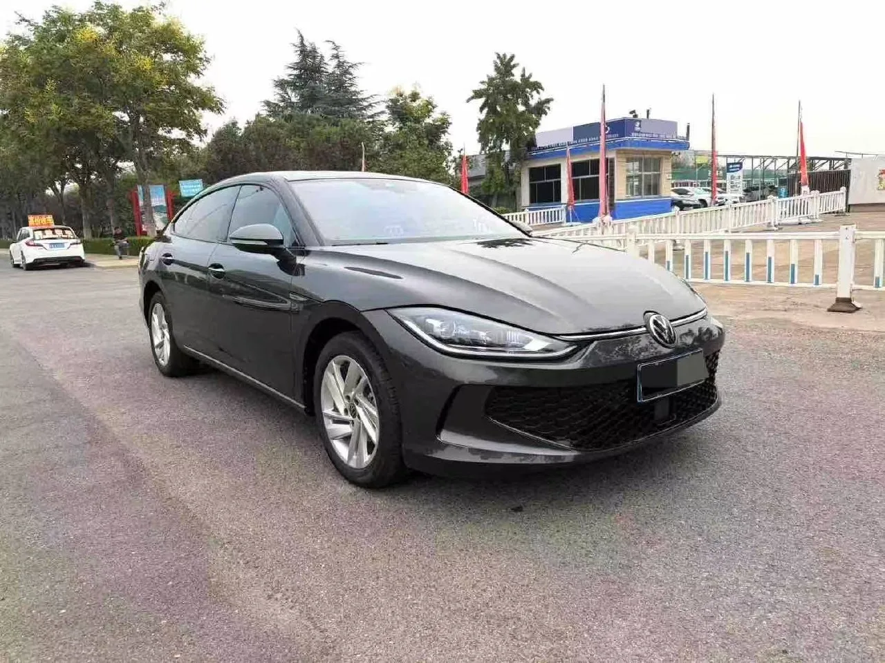 🚘 Volkswagen Lamando (Dazzling Spicy Edition)