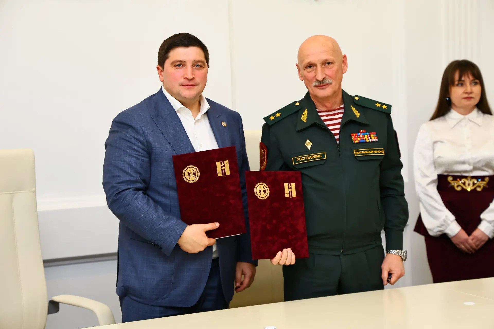 «Будем трудиться плечом к плечу»: Нижнекамский район и Ассоциация ветеранов СВО РТ закл...