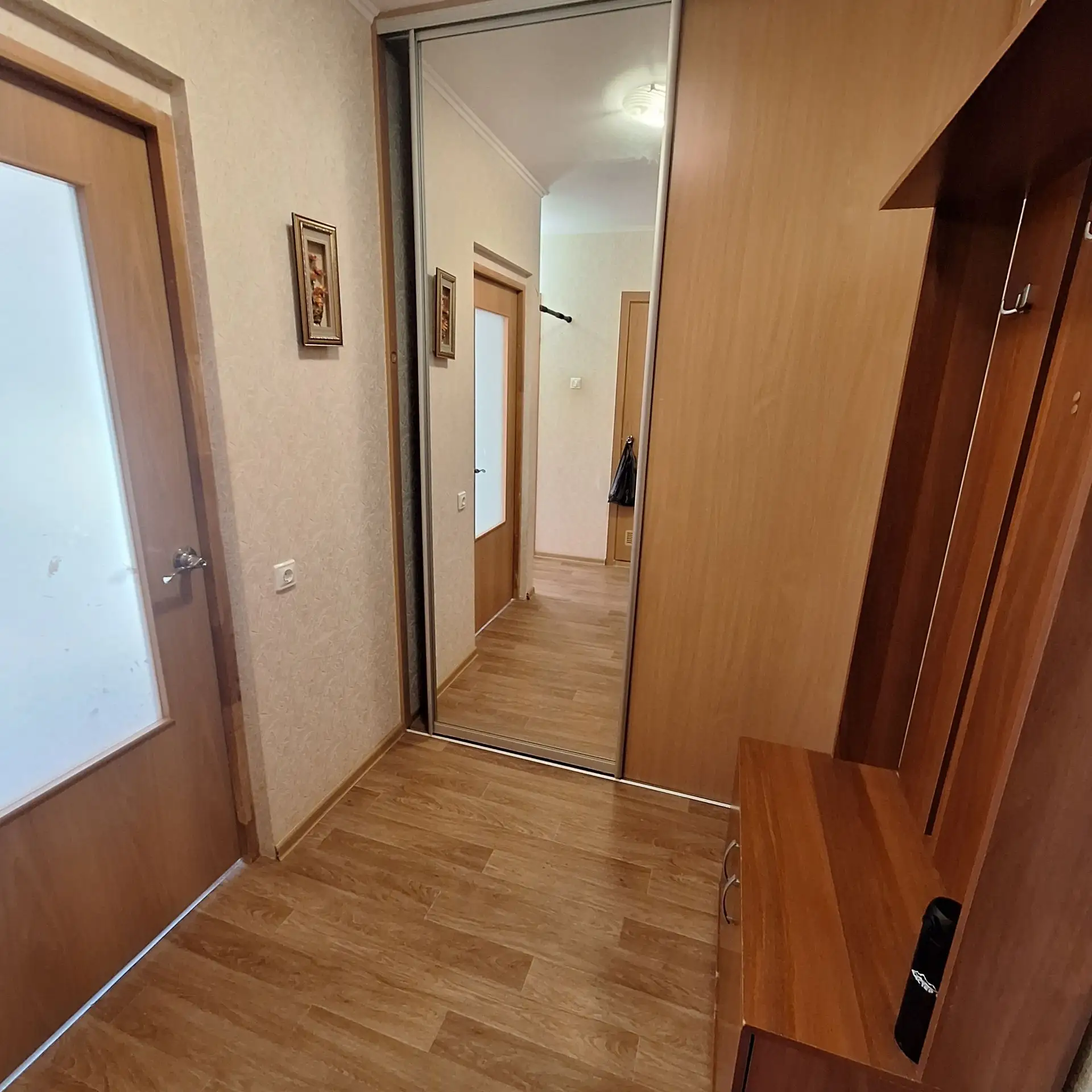 Сдаётся 1 комнатная квартира,  на длительный срок,  без животных. 25000руб.+ квитанции,...