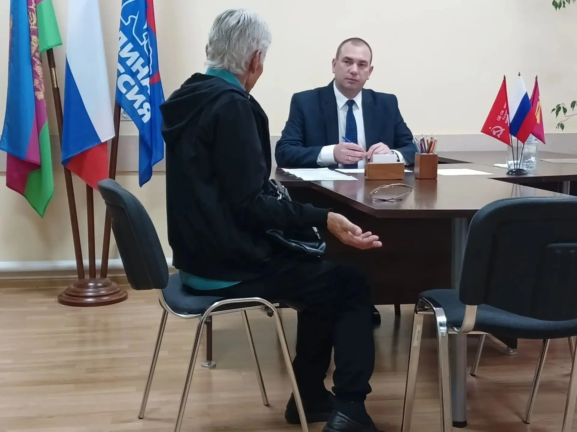 Личный прием граждан сегодня провел ВРИП главы муниципального образования Кореновский м...