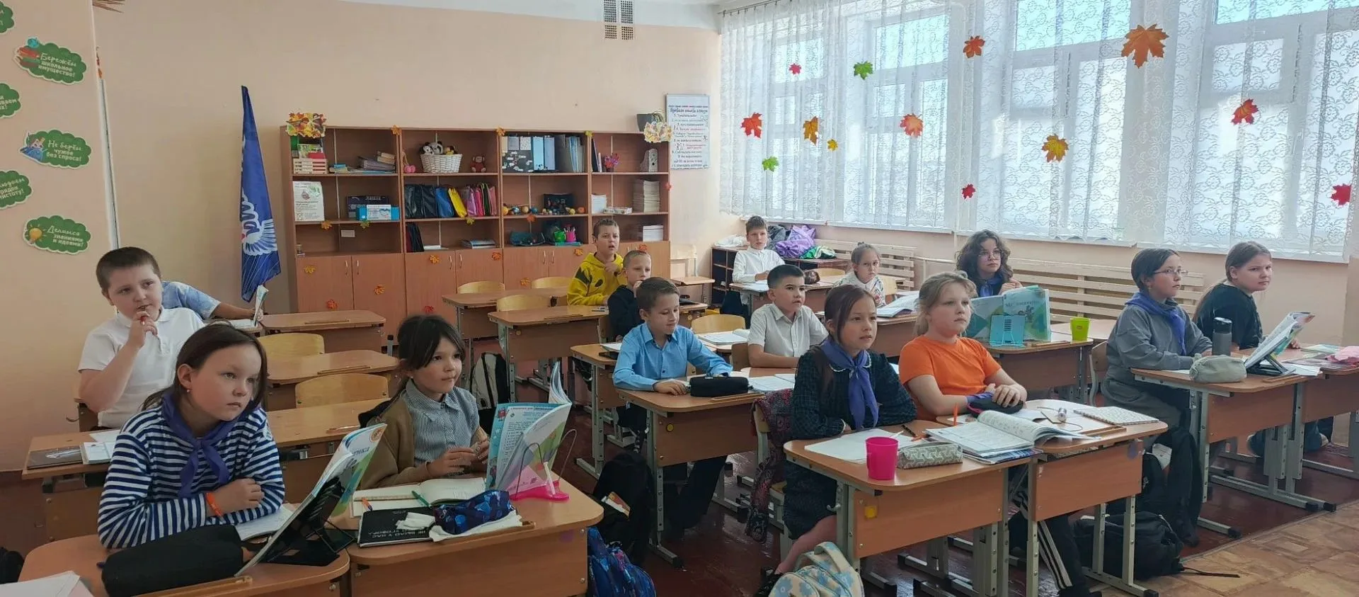 Седьмого октября в школах страны прошел Всероссийский открытый урок культуры безопаснос...
