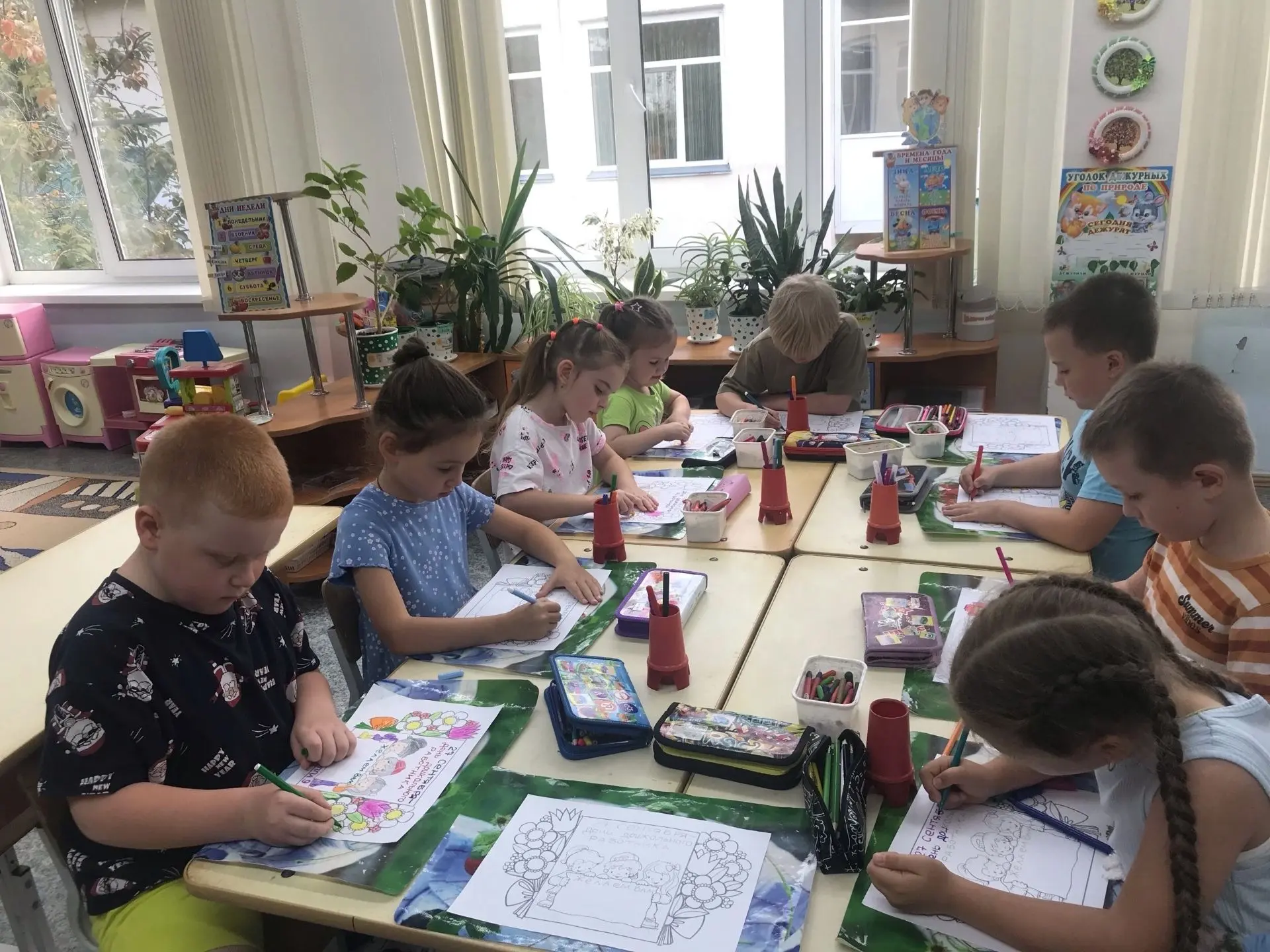 Всю неделю в группе «Колокольчик»  царила настоящая предпраздничная суета.  Ребята гото...
