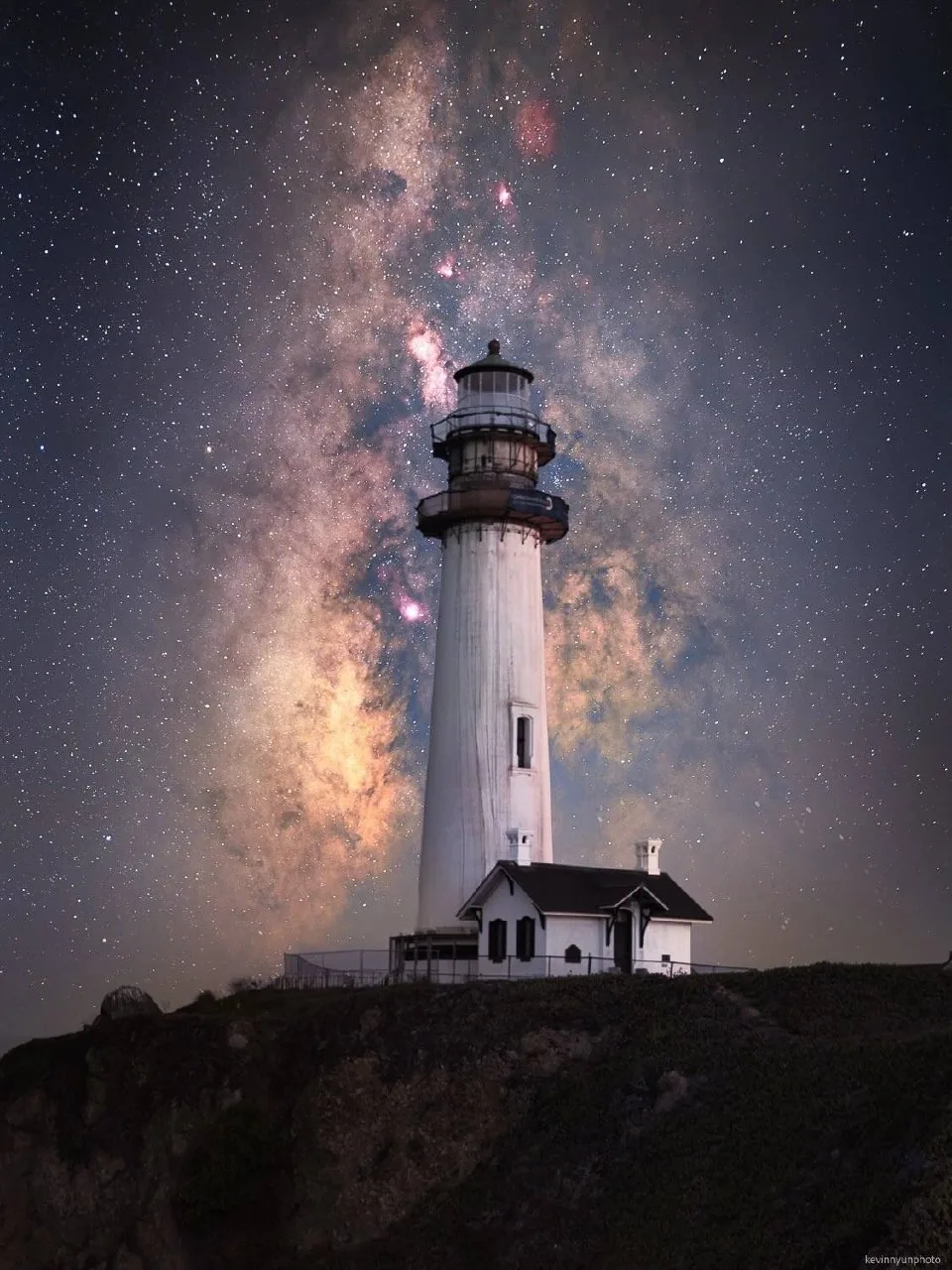 🌌 🗼Млечный Путь и маяк Пиджен-Пойнт (Pigeon Point Lighthouse)!
