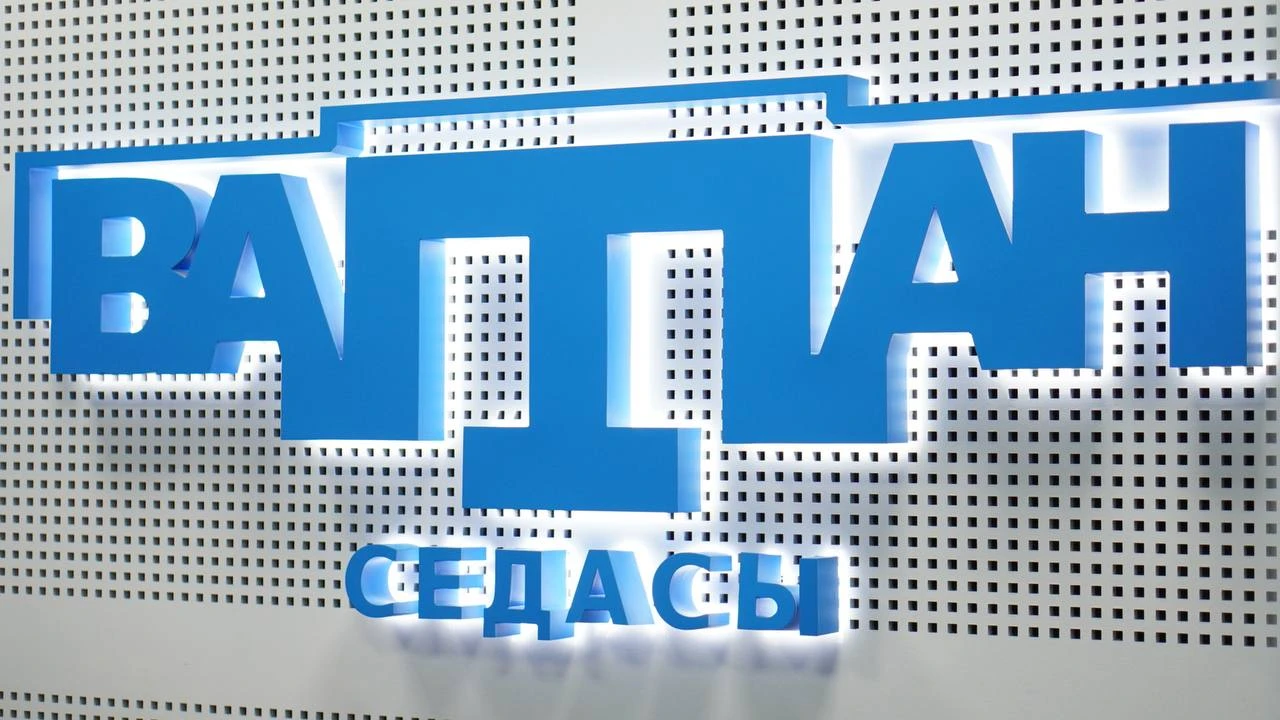 🎙В программе «Хайырлайн» вы можете передать привет, поздравить близких и заказать люби...