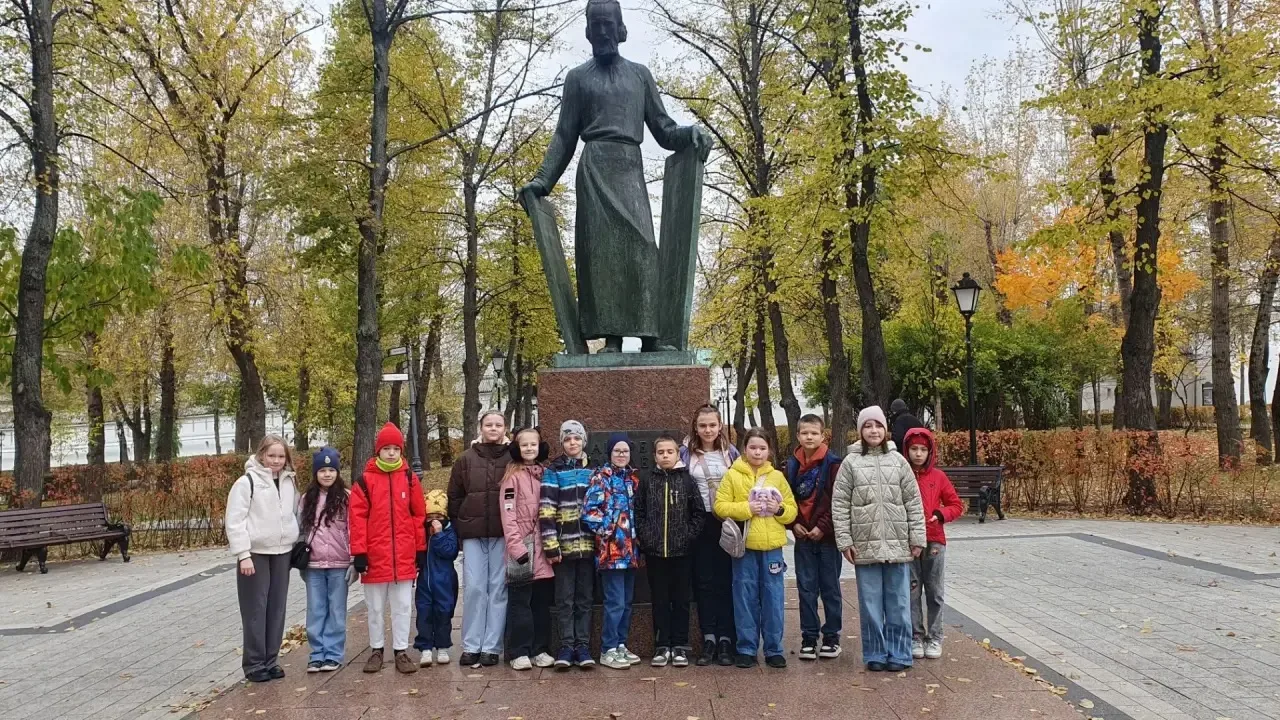 Ученики 4-Е класса провели субботний день на свежем воздухе. Ребята посетили Музей древ...