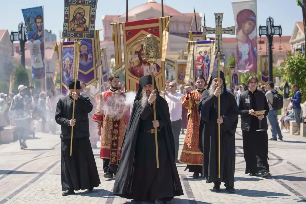 В «Новом Херсонесе» состоялся крестный ход в честь Дня крещения святого равноапостольно...