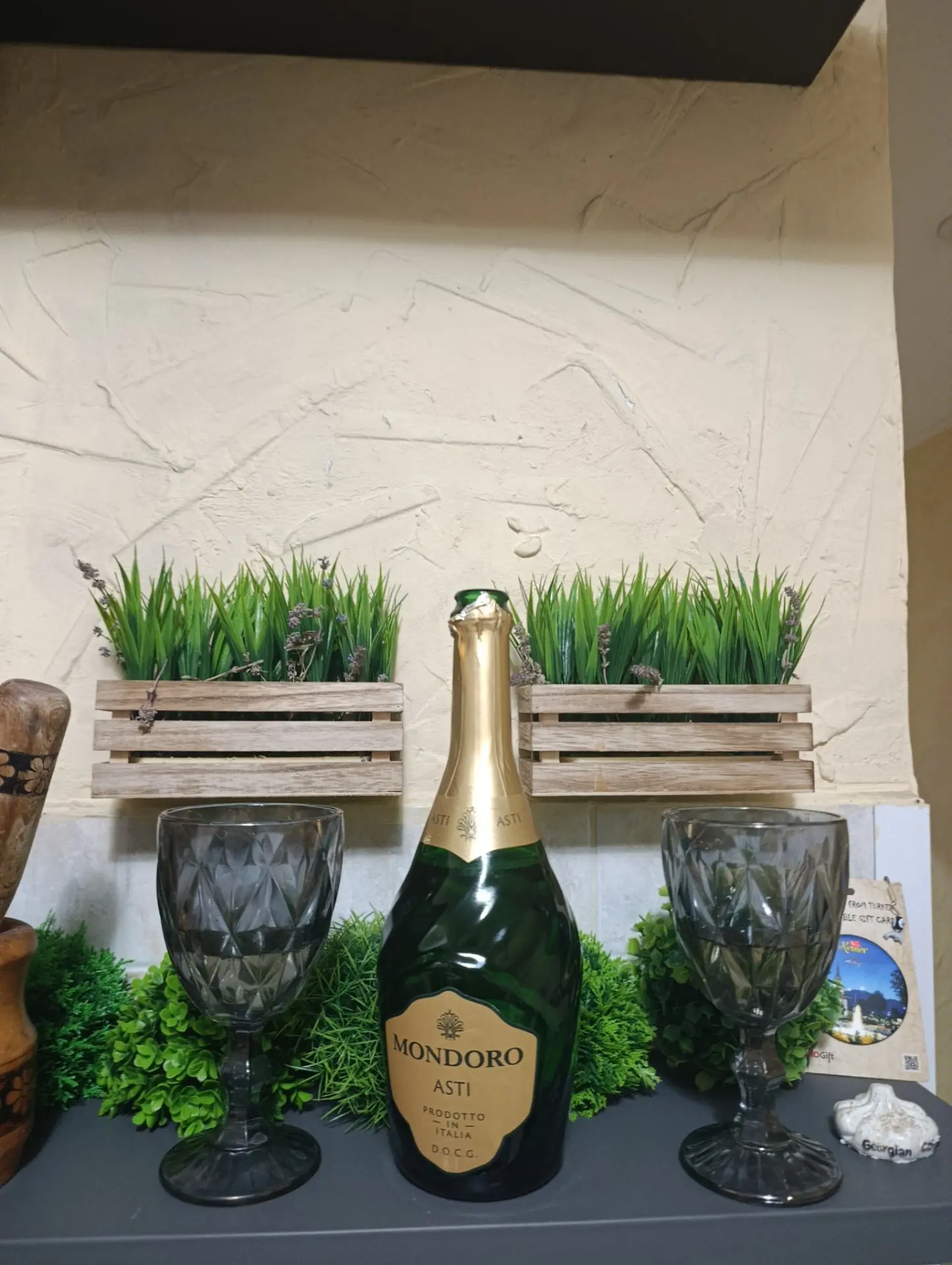 А сейчас я у знакомой , как я, и обещала третий приятный момент🍾