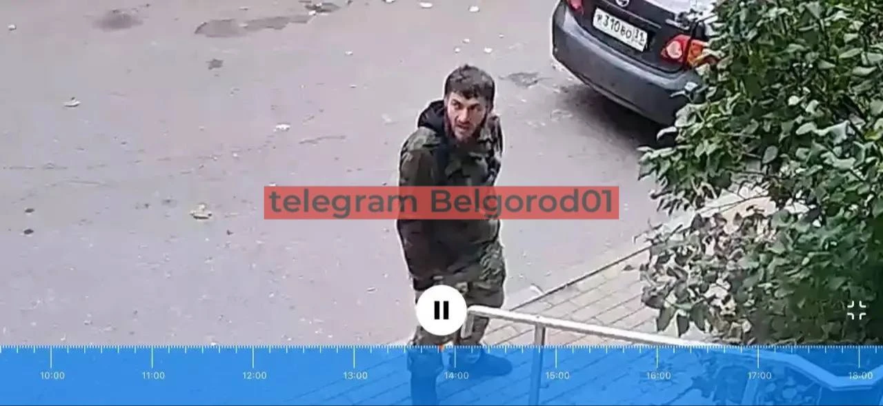 Неизвестный сломал шлагбаум во дворе на Первомайской, 11.