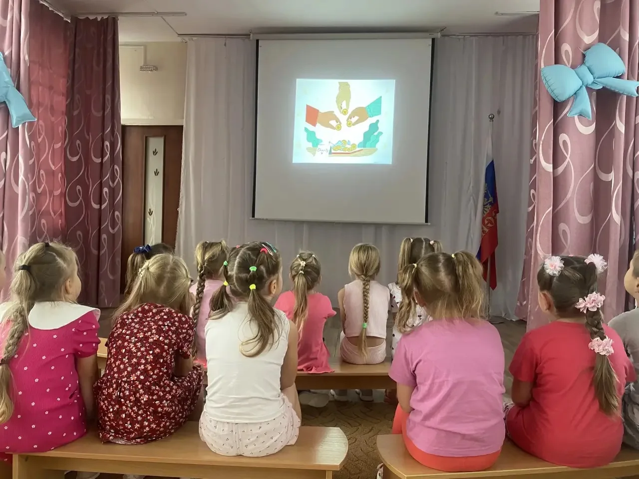 💡 Как говорить с ребёнком о деньгах? Начинаем с простого!