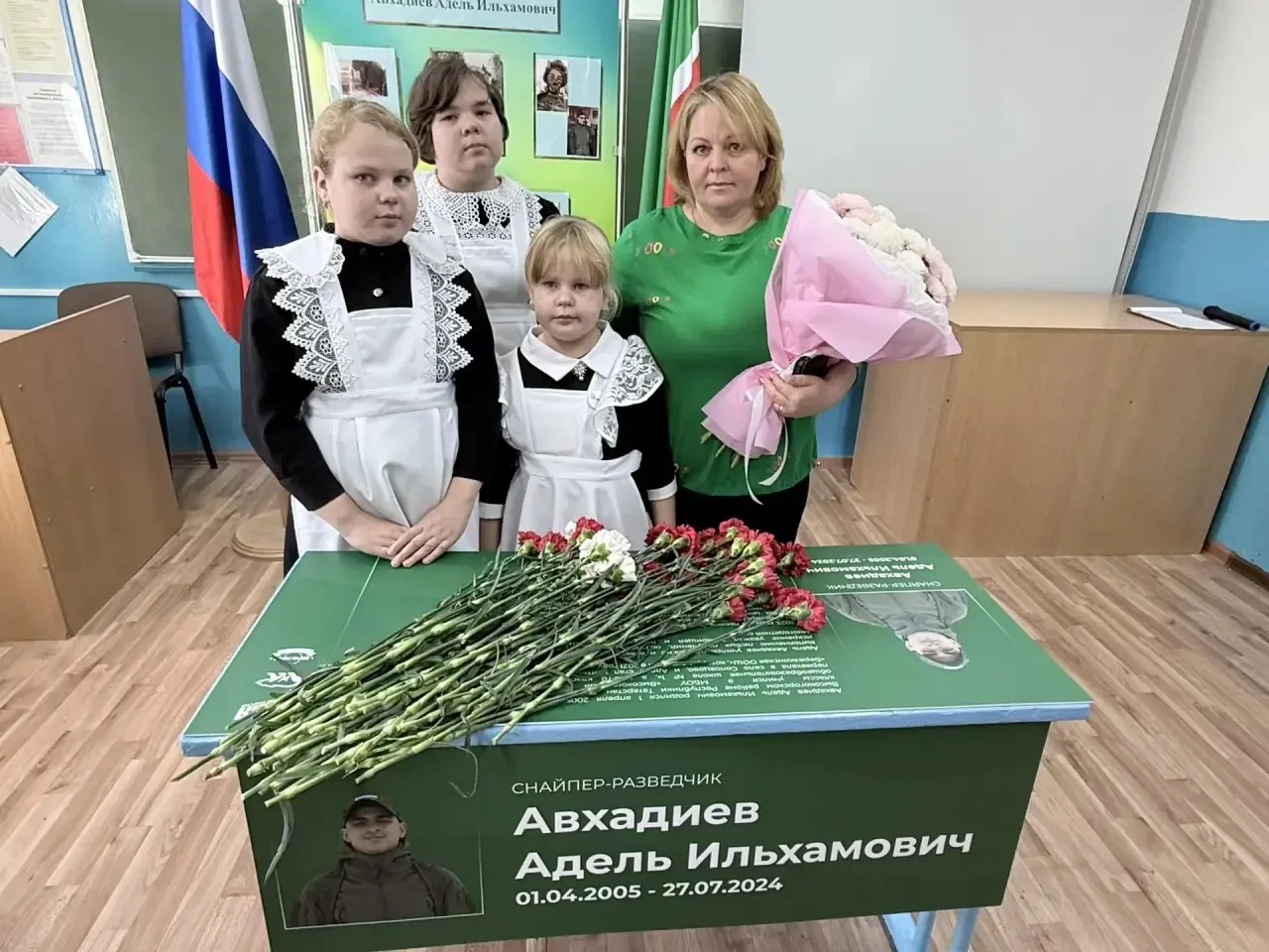 🕯️ Парту Героя открыли в память об Аделе Авхадиеве