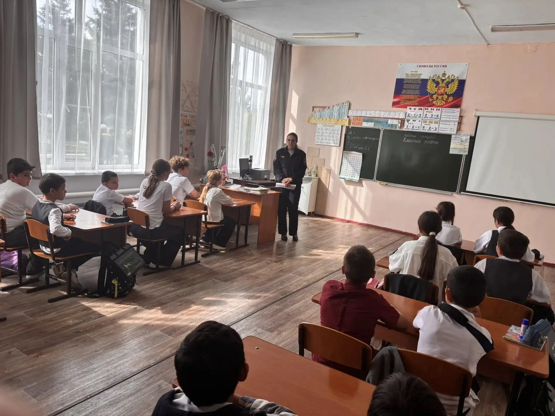 ✅Сегодня в нашей школе была организована встреча со старшим лейтенантом полиции Н.Ю. Чу...