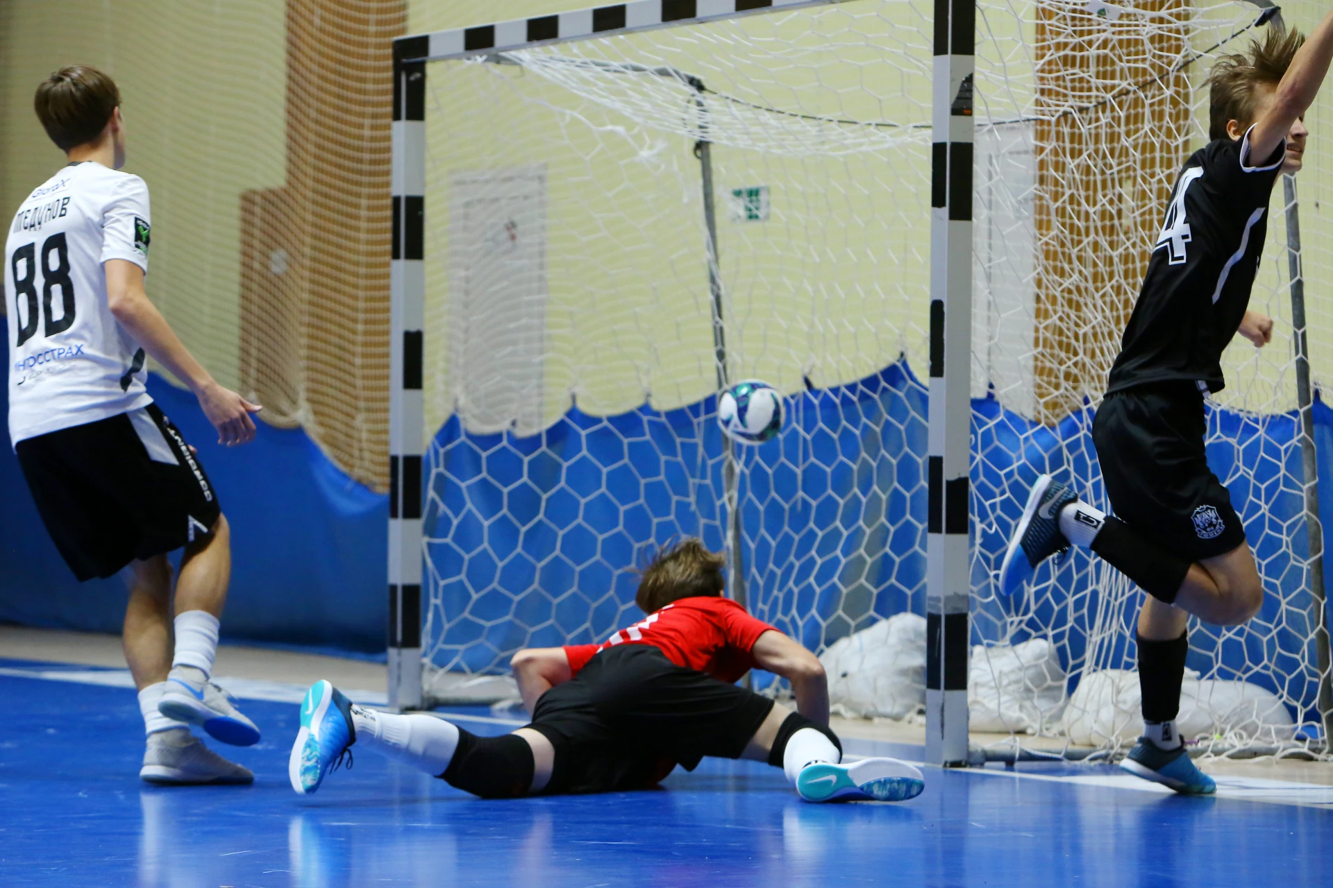 🔔 "Тюмень U19" снова забила пять мячей и победила