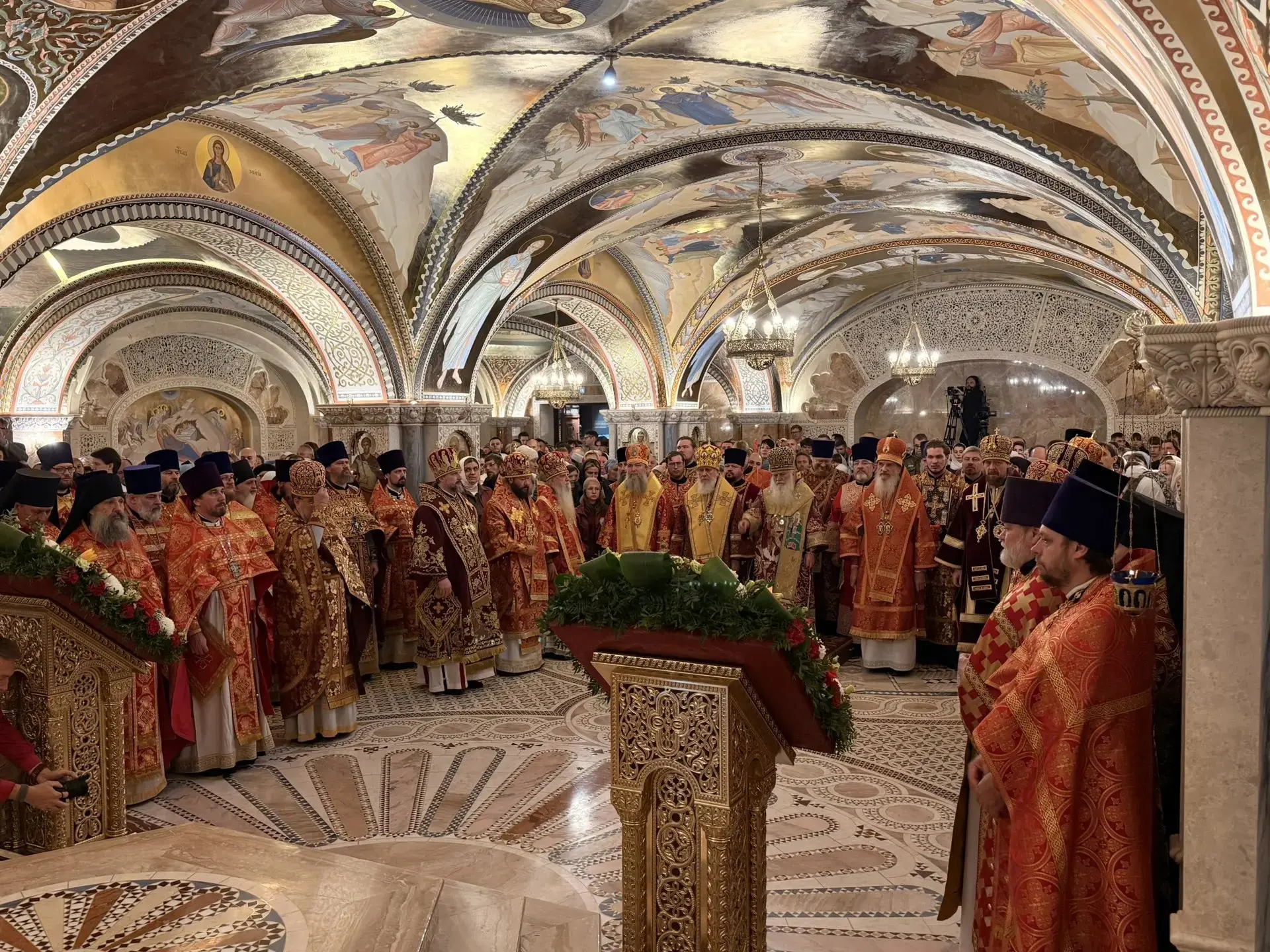 Сегодня в Челябинске прошёл крестный ход в честь Собора святых Челябинской митрополии!