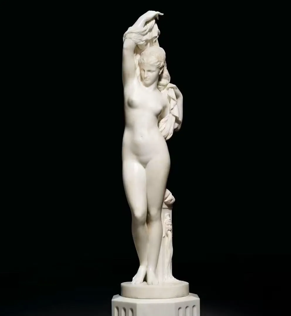 "Купальщица" (The Bather)