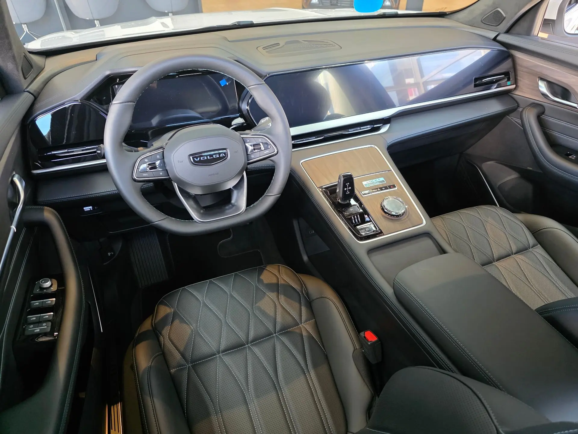 🔥🚗 Volga K50 меняет интерьер: один экран вместо двух и живые кнопки