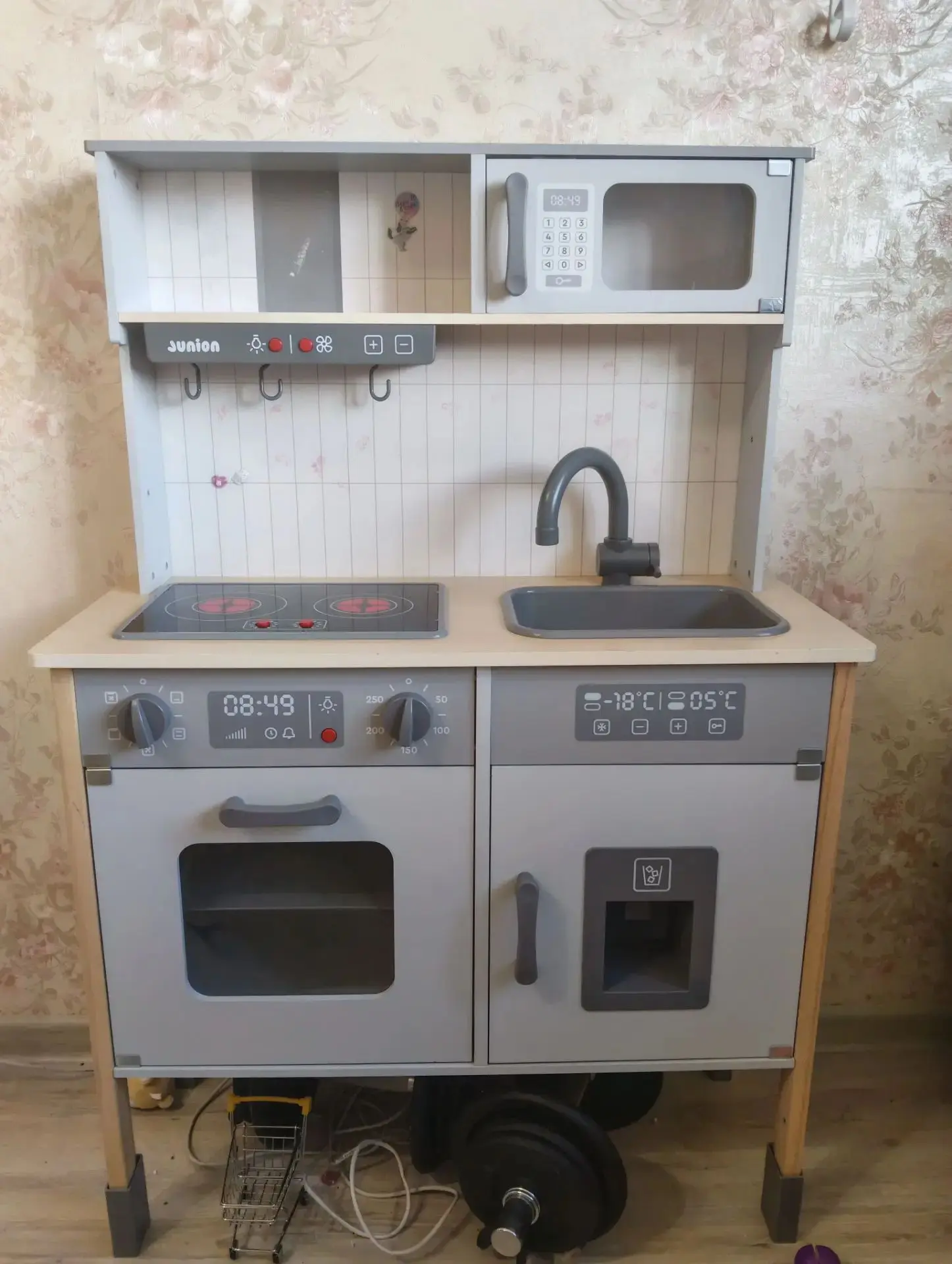 Продам детскую кухню.