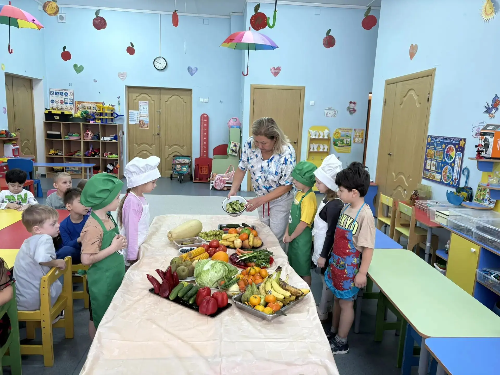 🍎 От грядки — к столу: как «Одуванчики»  дошкольного отделения "Ласточка"учились ценит...