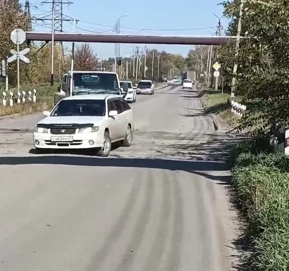 🚧 Жители Хабаровска просят убрать рельсы на несуществующих переездах