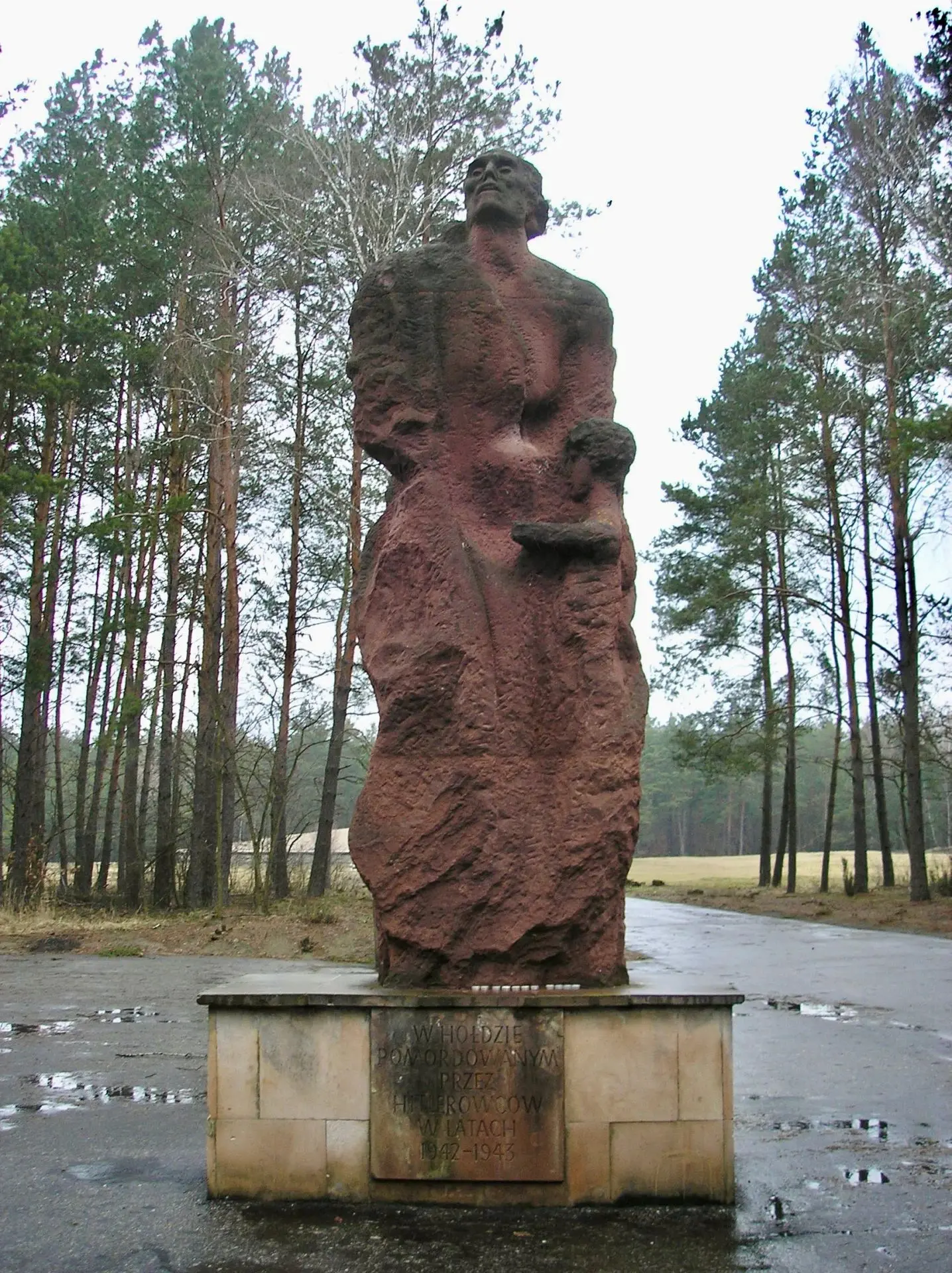 14 октября 1943 года произошло восстание в лагере смерти Собибор в Польше. На свободу в...