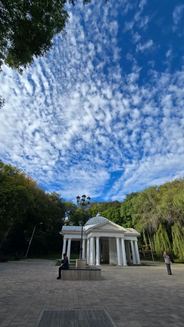 Когда природа решает удивить идеальными облаками☁️