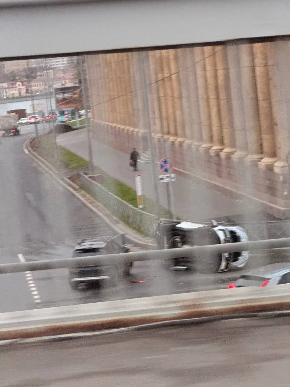 Авария перед мостом Александра Невского.
