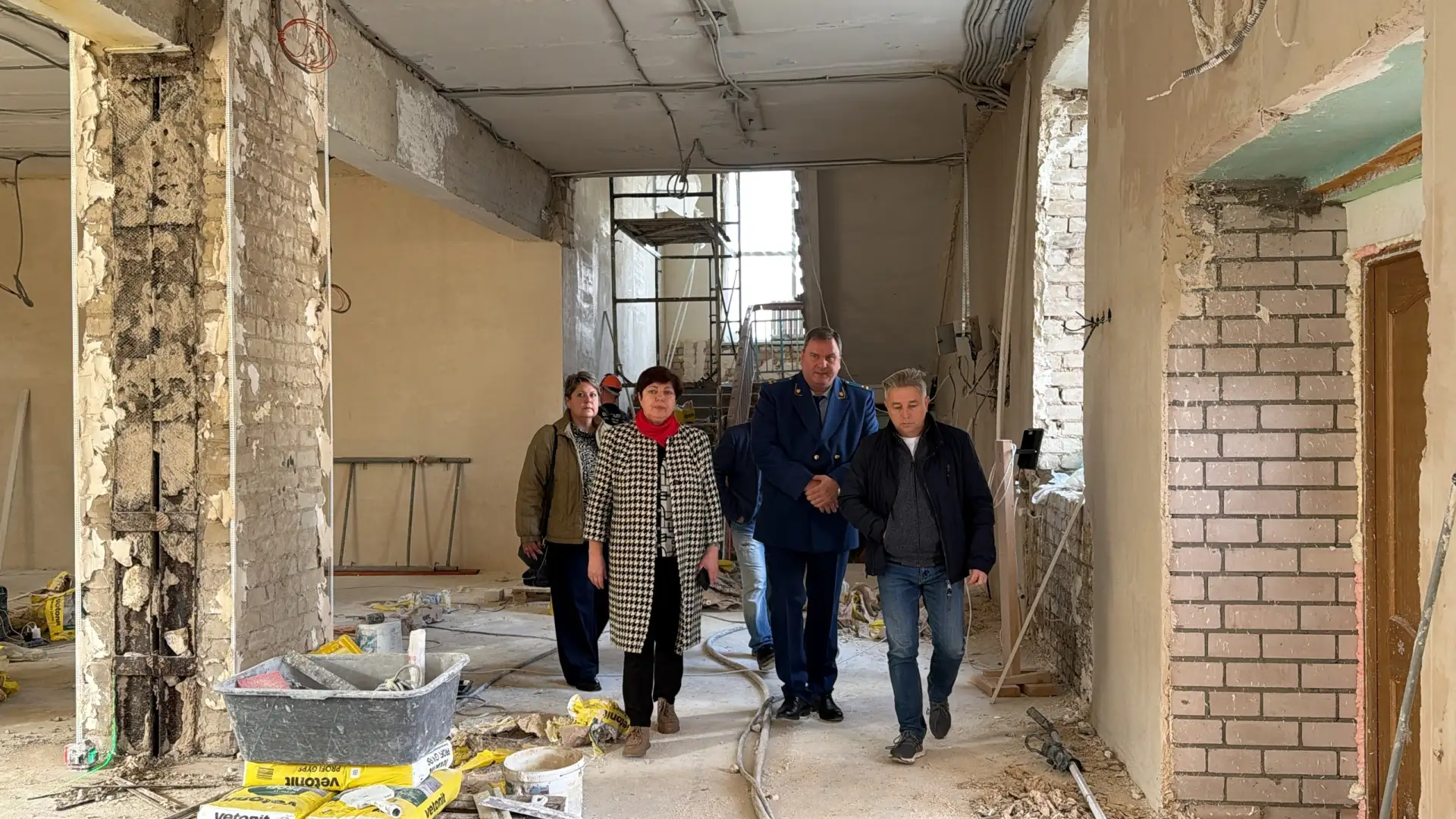 Глава города Елена Морокина совместно с Вичугским межрайонным прокурором Дмитрием Седин...