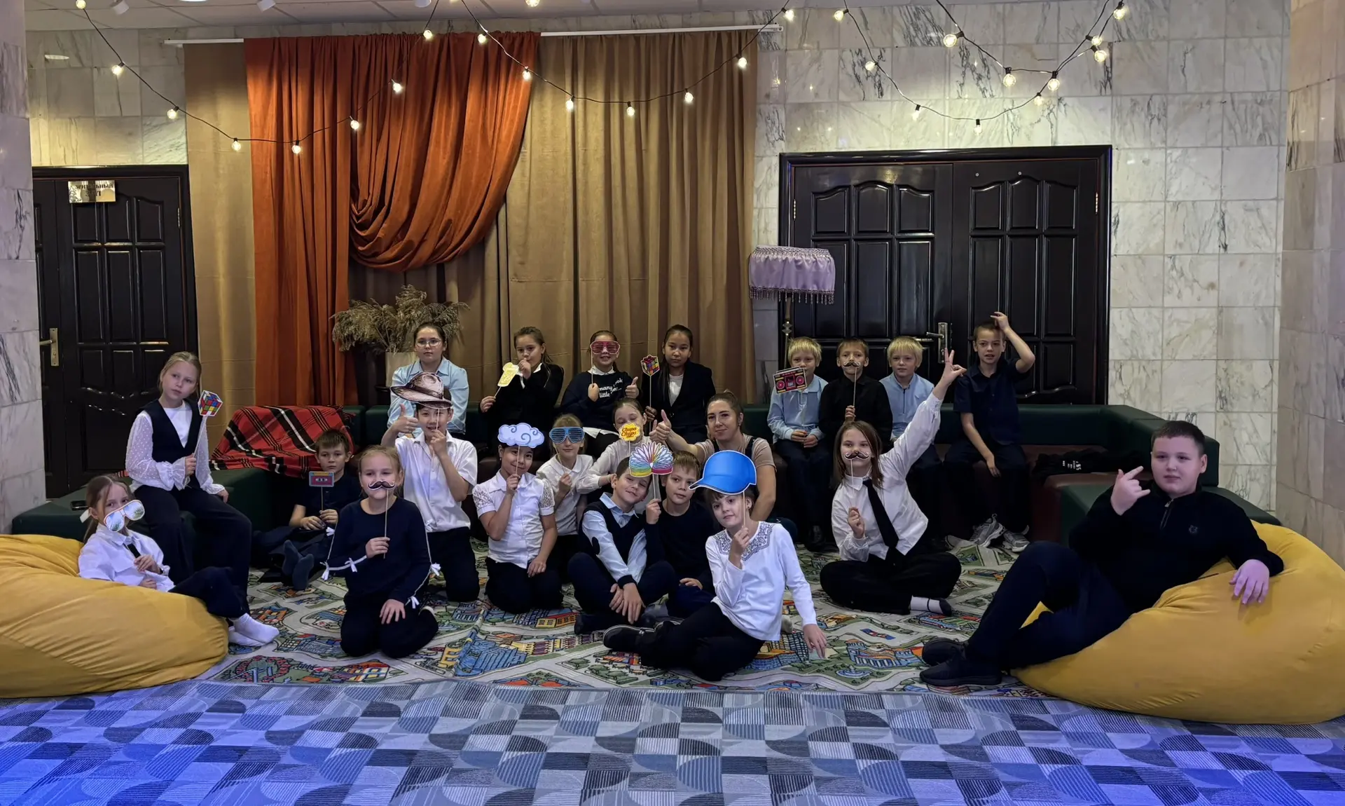 🎉 Осенний квартирник: бал, квиз и море эмоций! 🎉