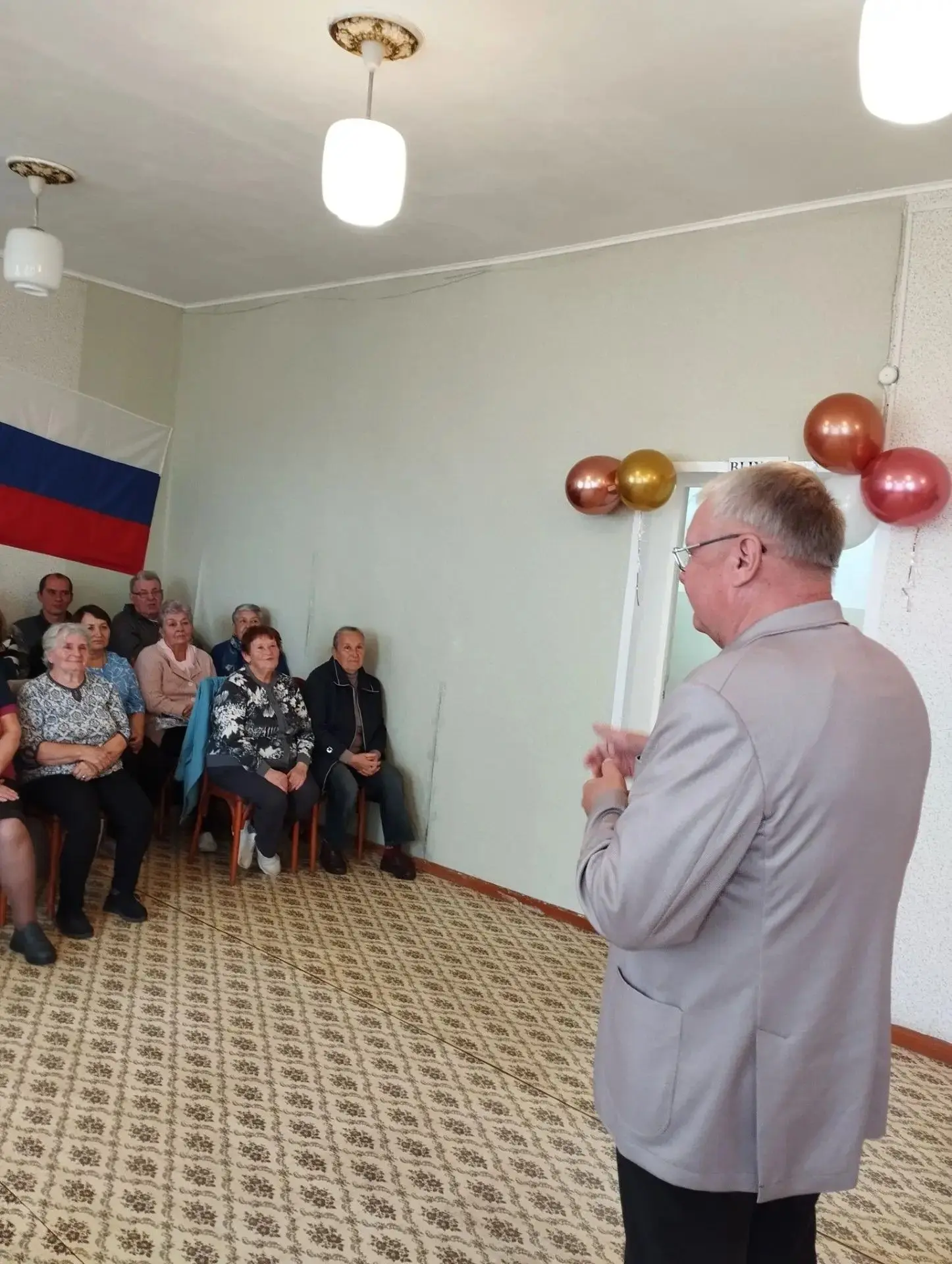 Поздравления и теплые слова благодарности дзержинцам серебряного возраста звучали от де...
