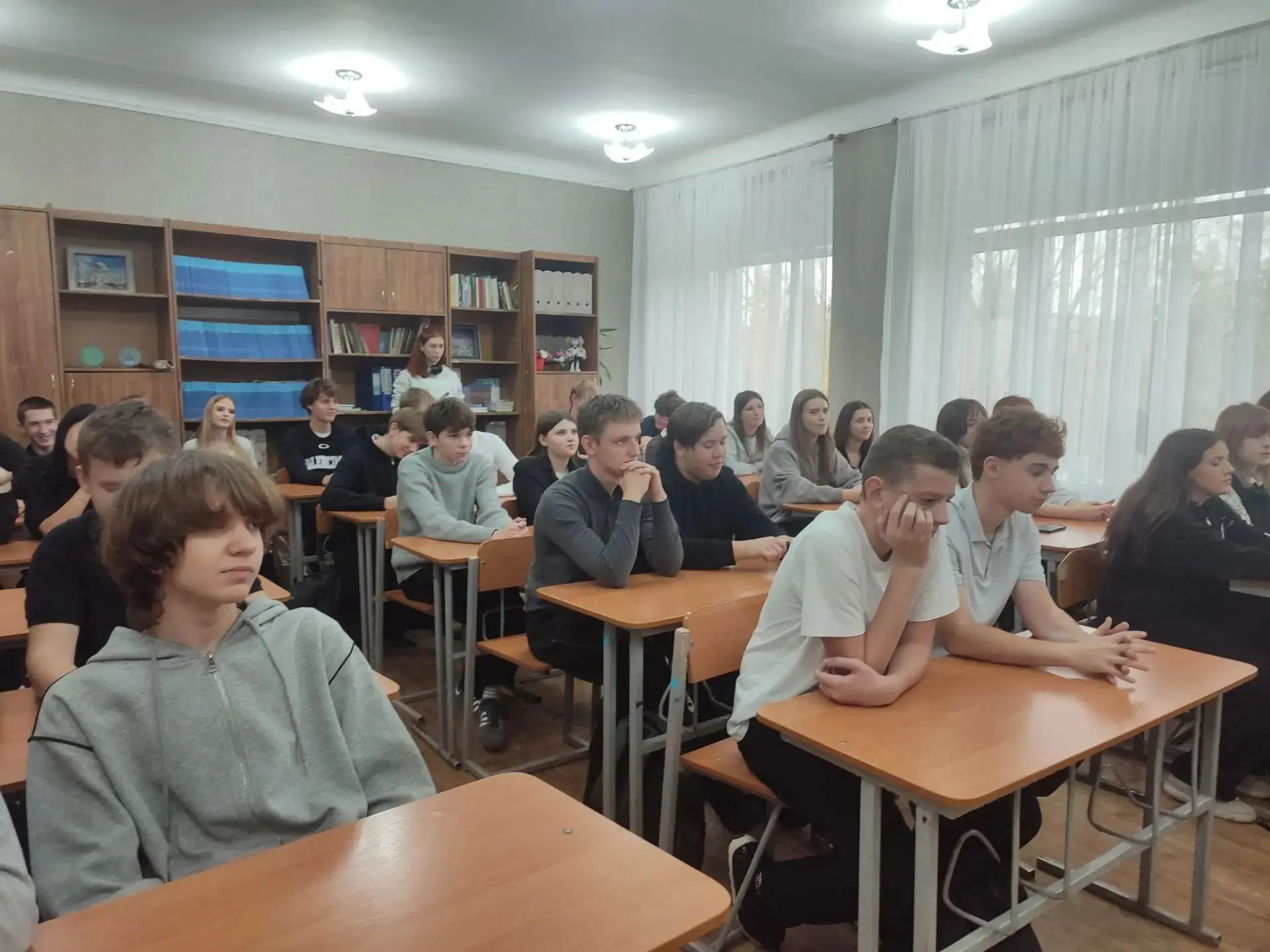 📚 15 октября сотрудники Дома молодёжи, лекторы Российского общества «Знание», провели ...