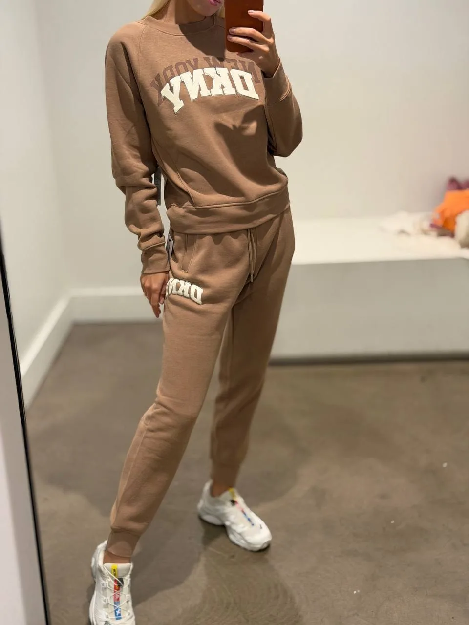 Костюм DKNY
