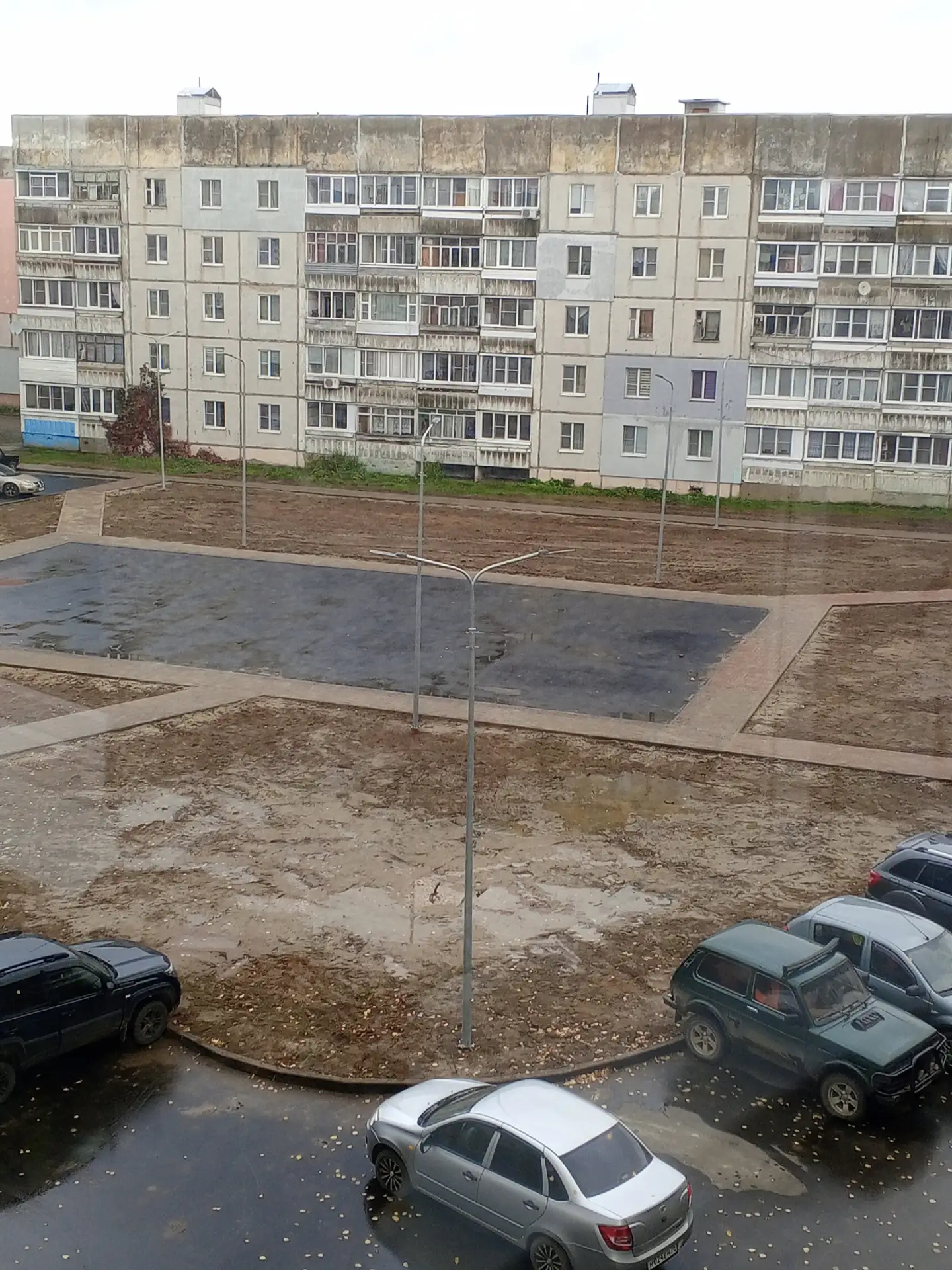 🔵 ЖИТЕЛИ ПОКАЗАЛИ СОСТОЯНИЕ ДВОРА НА КОМСОМОЛЬСКОЙ