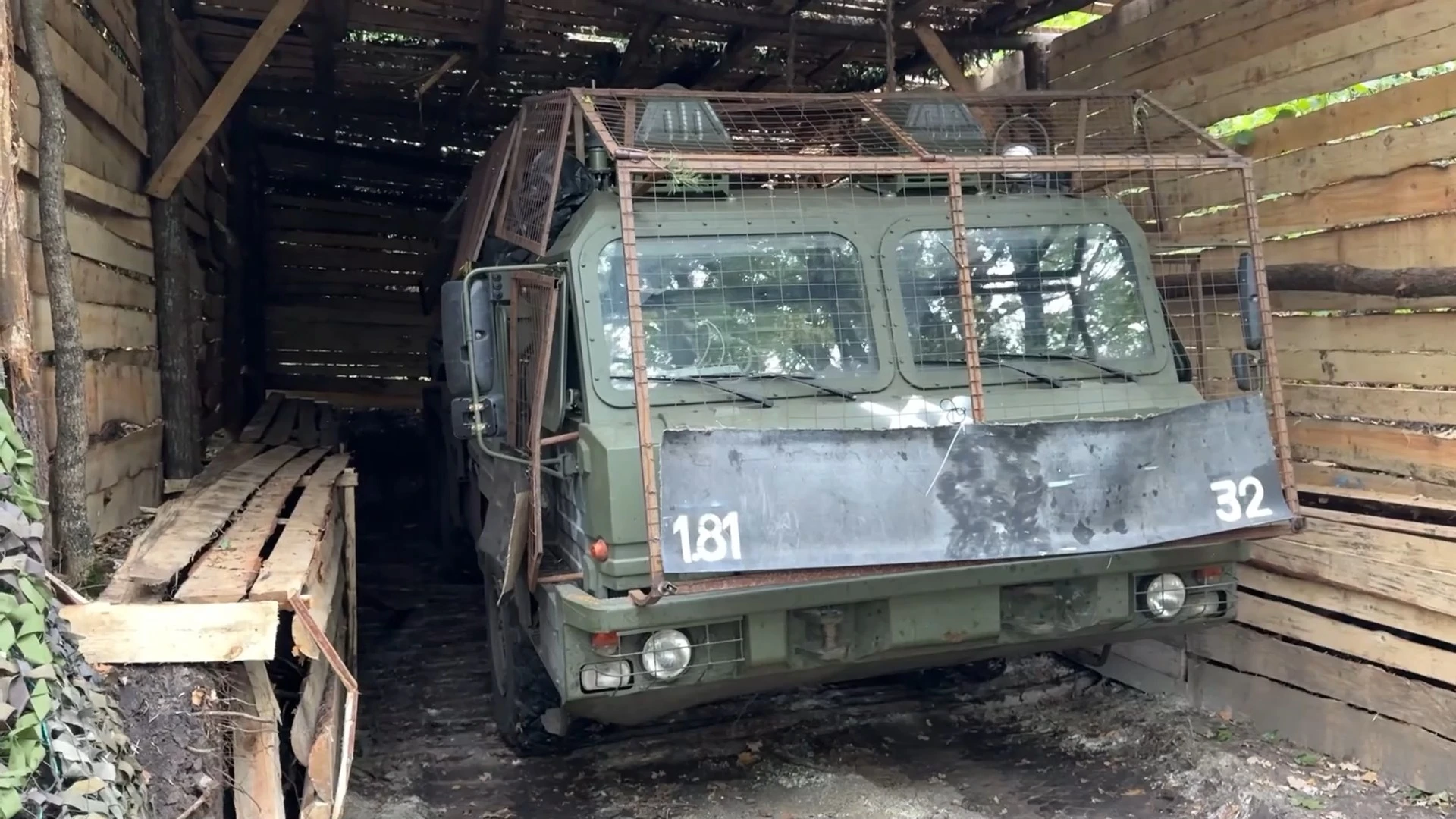 Боевая работа расчета РСЗО «Ураган» из состава 244-й артиллерийской бригады в Харьковск...