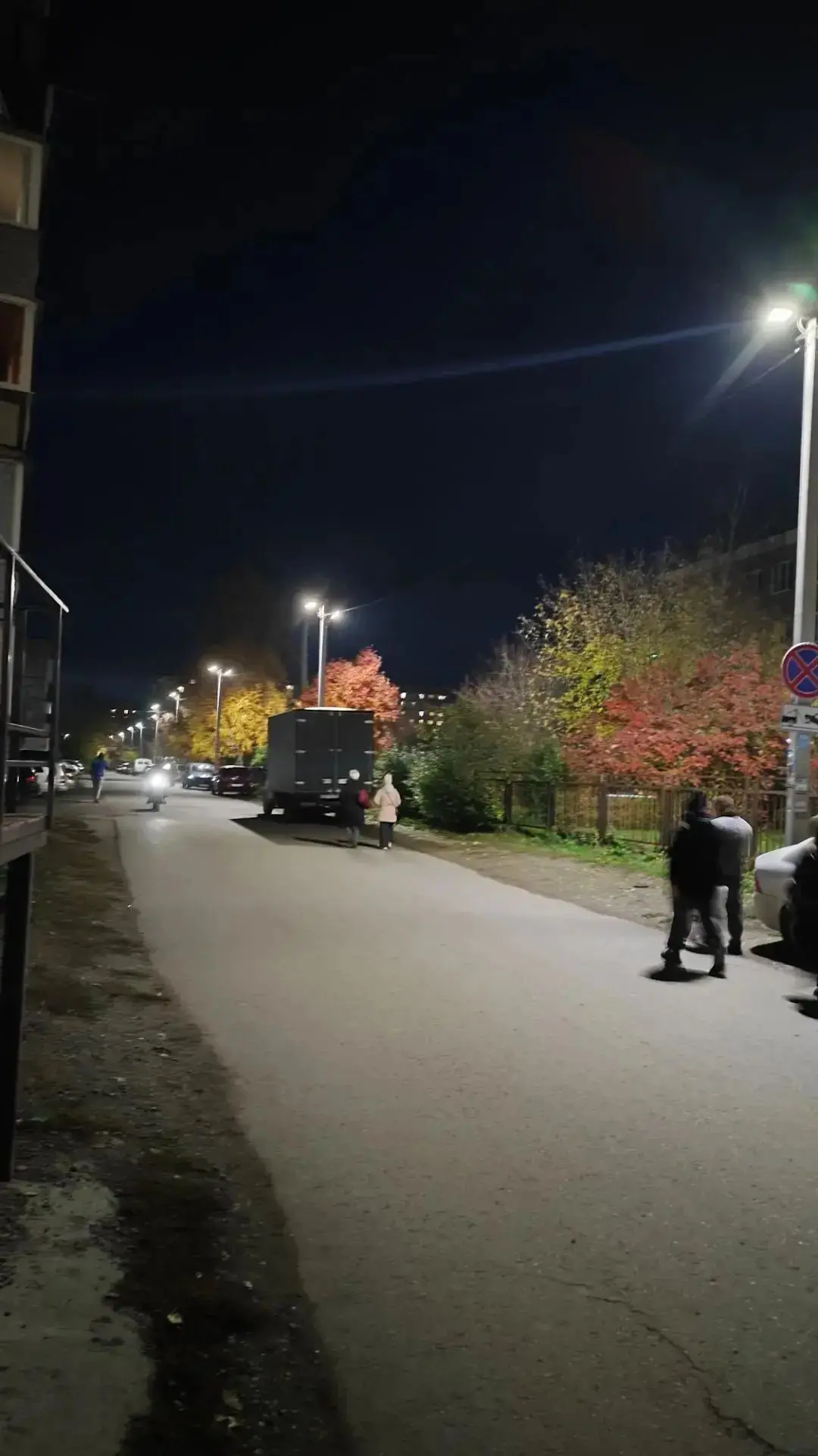 Гимназия № 1 в Бийске обрела новое освещение для стадиона и прилегающей территории