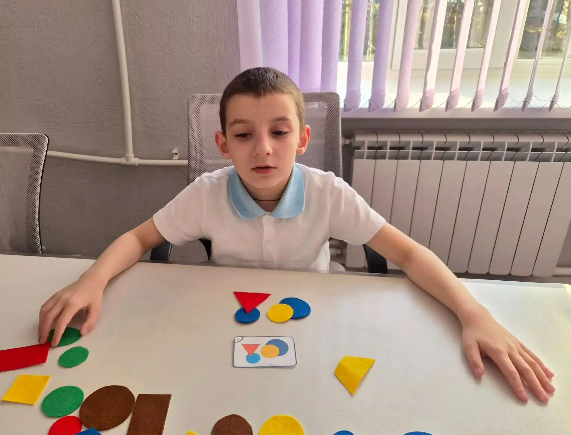 🧠 На дефектологических занятиях в ГОУ РК "С(К)ШИ №6" г. Печоры ведётся  работа, направ...