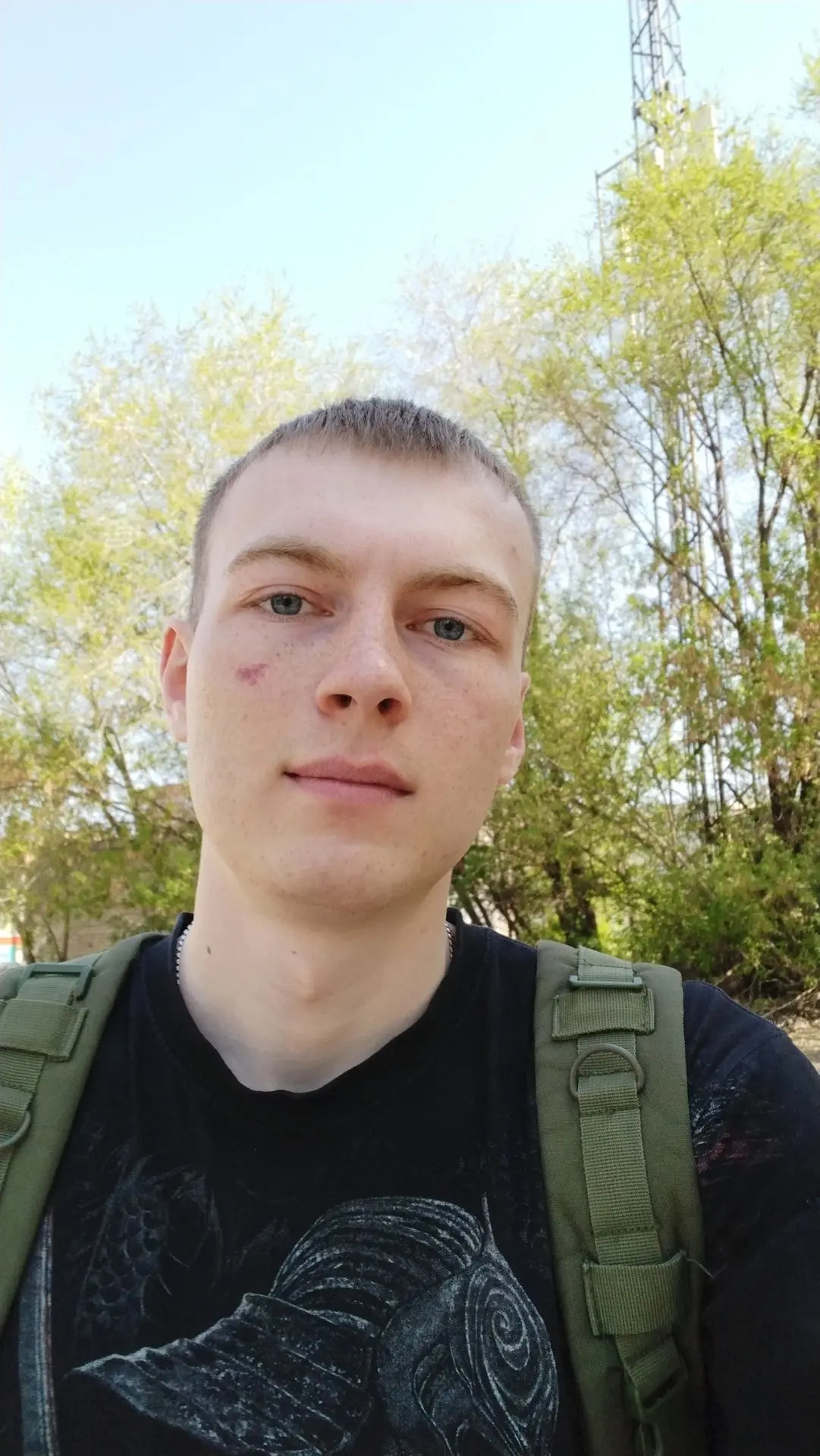 Дмитрий 25 лет.