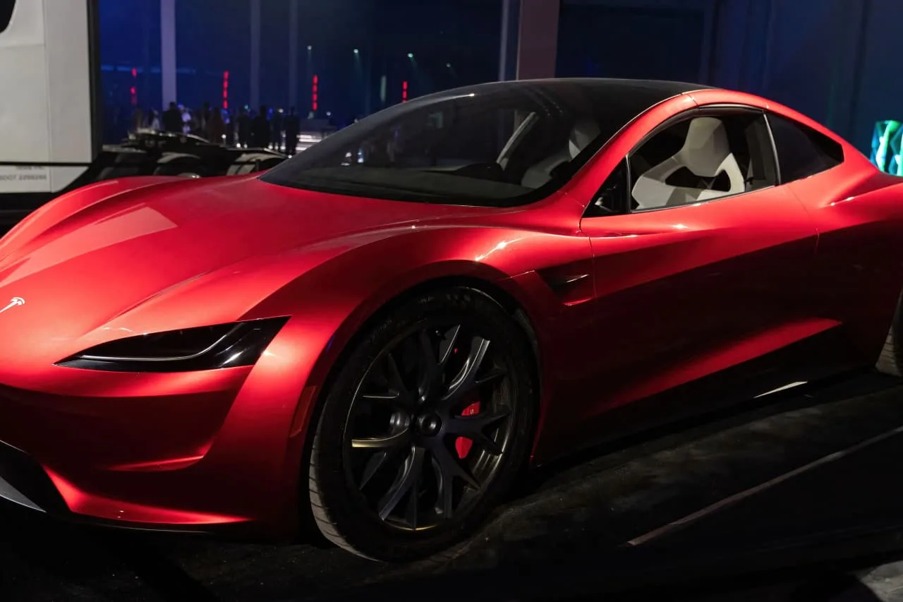 Tesla может показать «летающий» Roadster уже этой ночью — MarketWatch