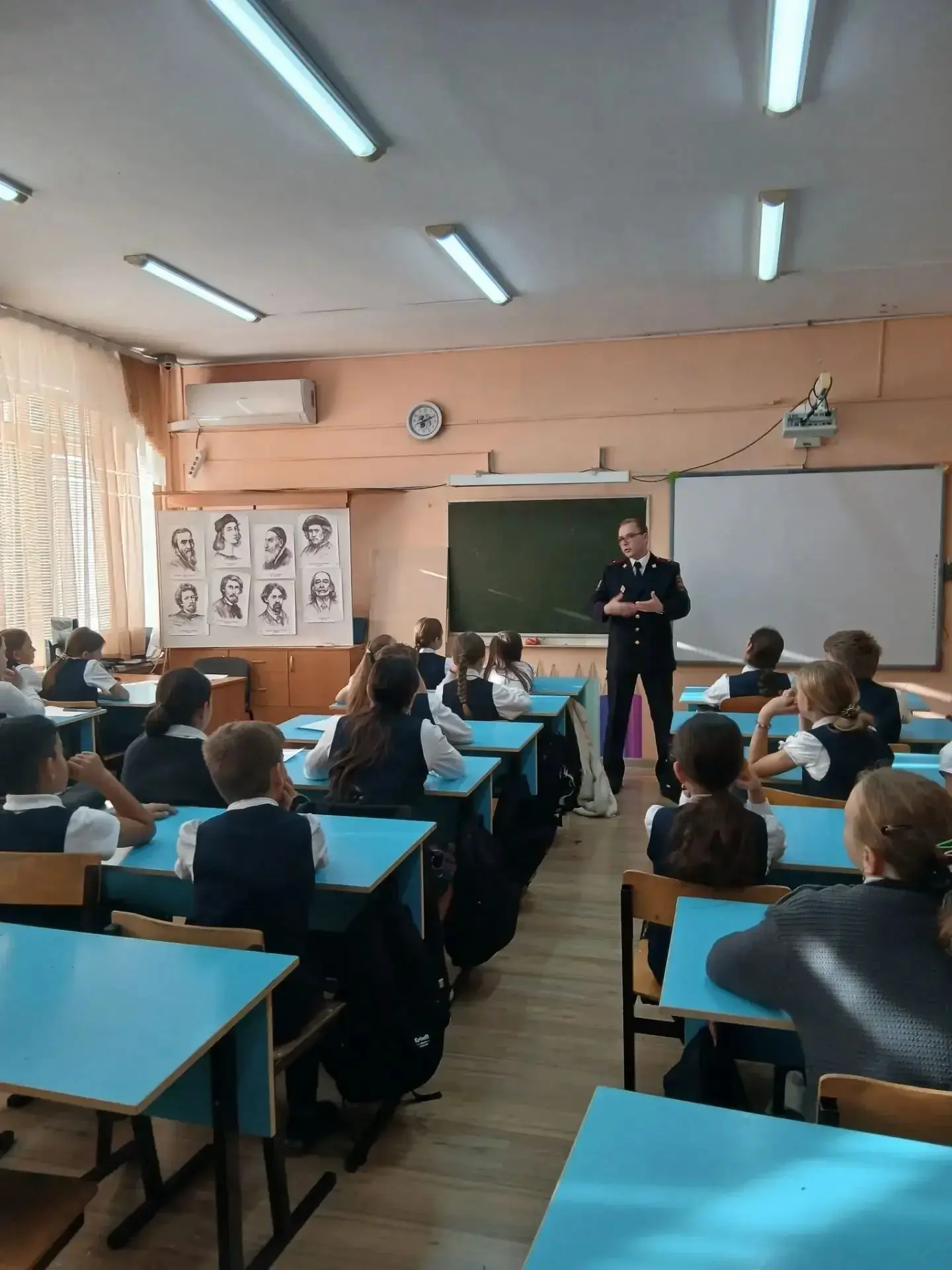 🔊 08 октября в рамках работы «КИВ» (клуб интересных встреч), внеурочной профориентацио...