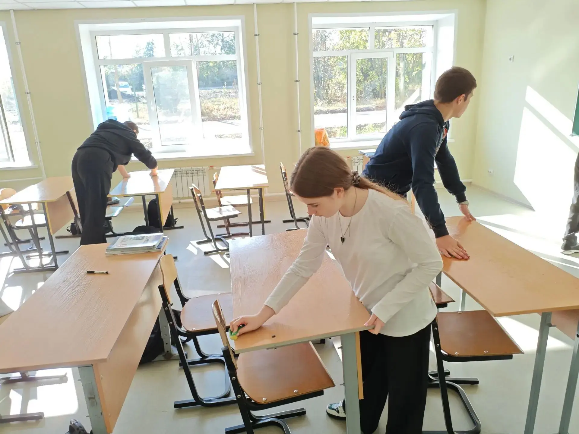 🧹 САНИТАРНЫЙ ДЕНЬ ПРОДОЛЖИЛСЯ ВНУТРИ ШКОЛЫ 🧹