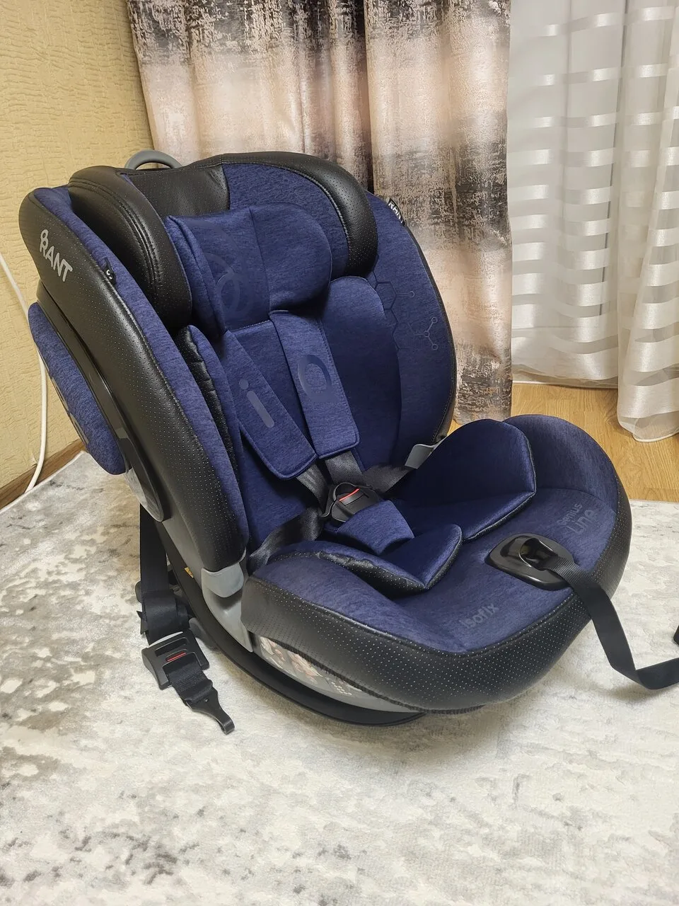 Продам детские товары: автокресло Rant iQ Isofix Genius Line и стул «Друг Кузя», б/у, Д...