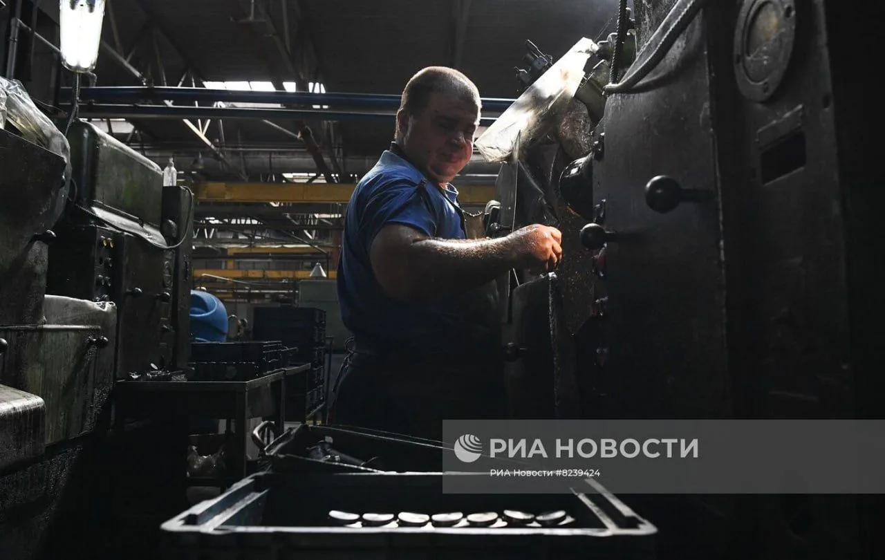 🇷🇺 На восстановление промышленности в регионах «Новороссии» выделят 2,4 млрд рублей